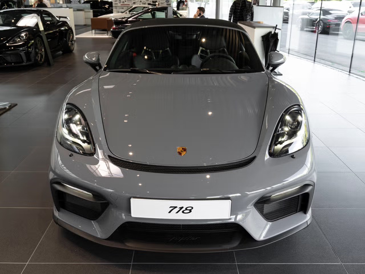 PORSCHE 718 Boxster Spyder PDK-image-3