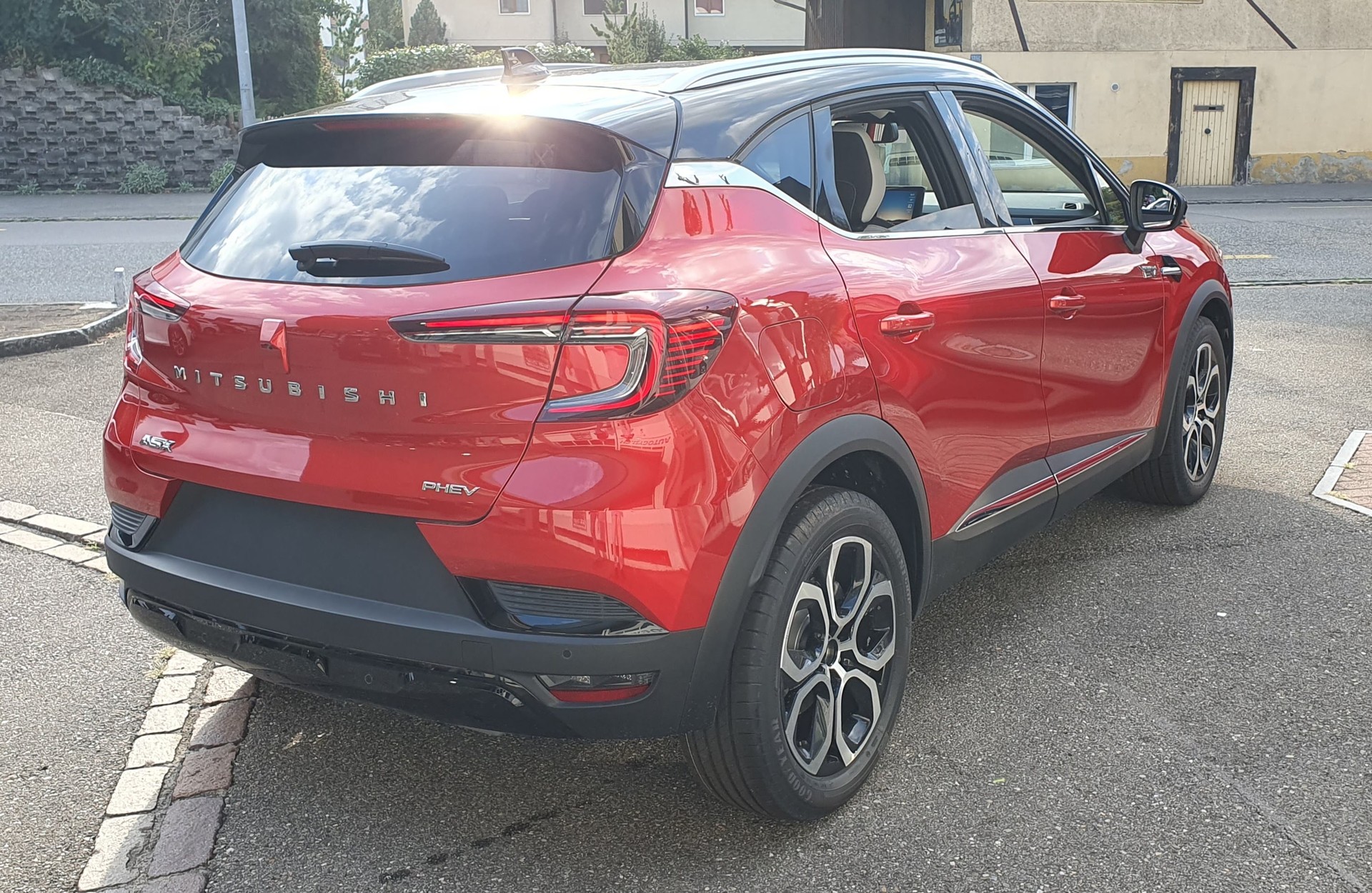 MITSUBISHI ASX 1.6 PHEV Intense Helvetia-image-2