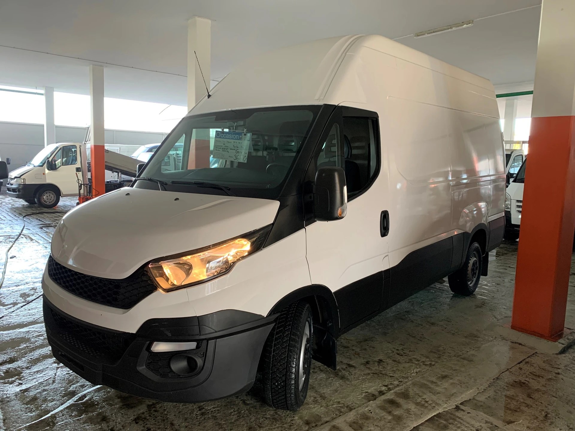 IVECO 35s16v-image-0