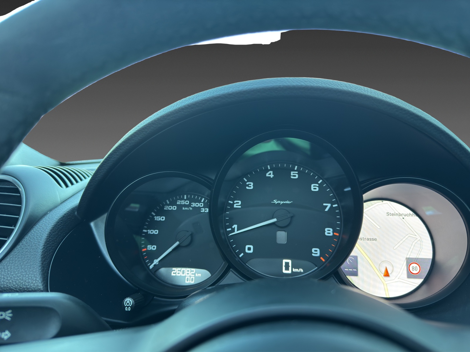PORSCHE 718 Boxster Spyder-image-10