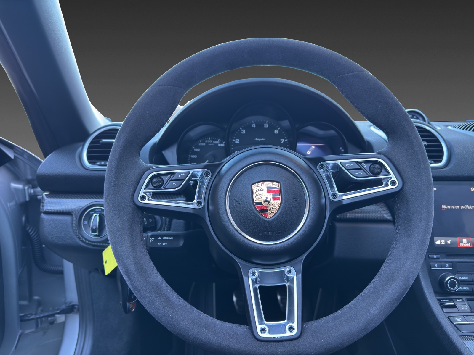 PORSCHE 718 Boxster Spyder-image-9