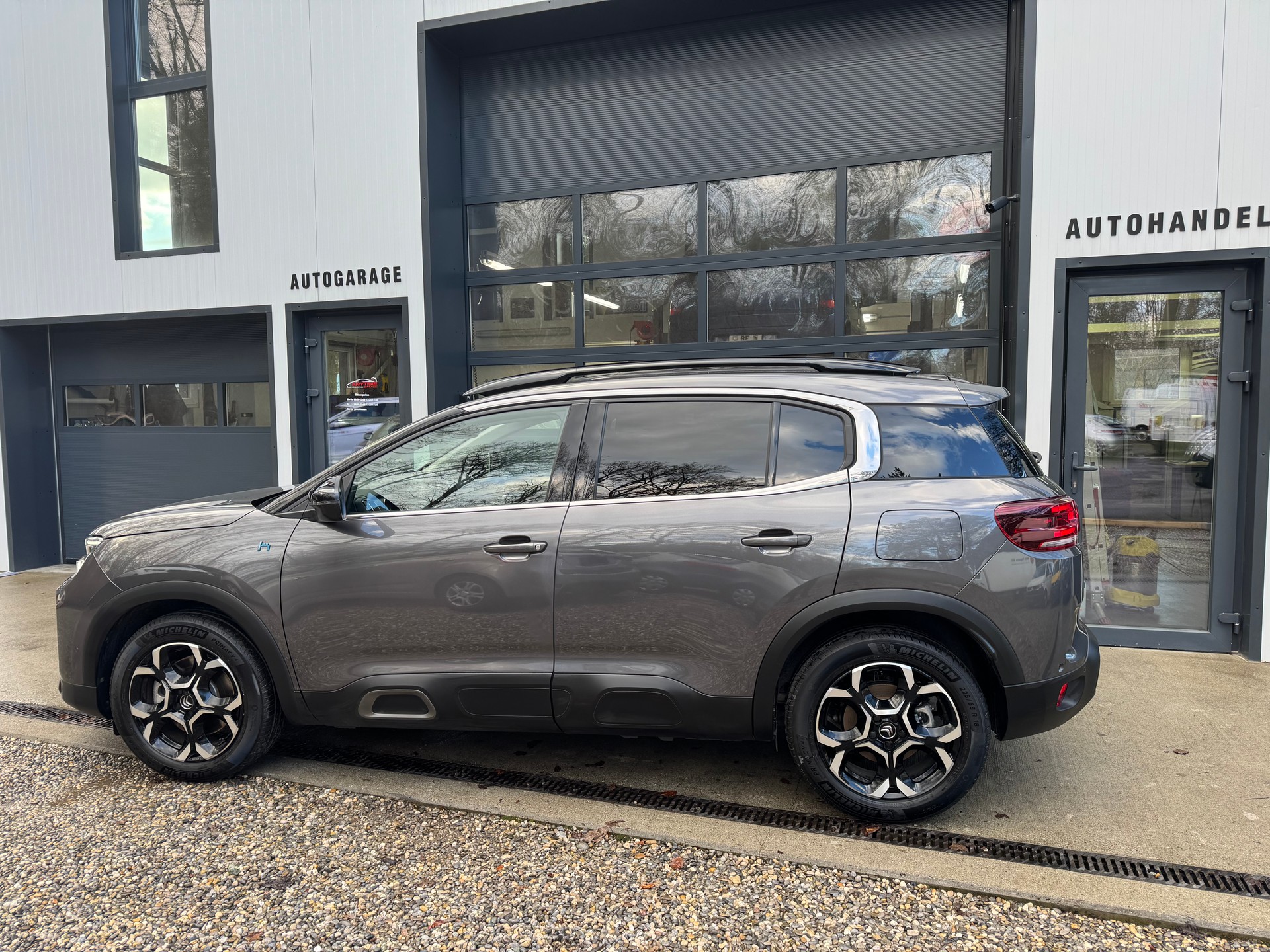 CITROEN C5 Aircross 1.6 PHEV Shine-image-3