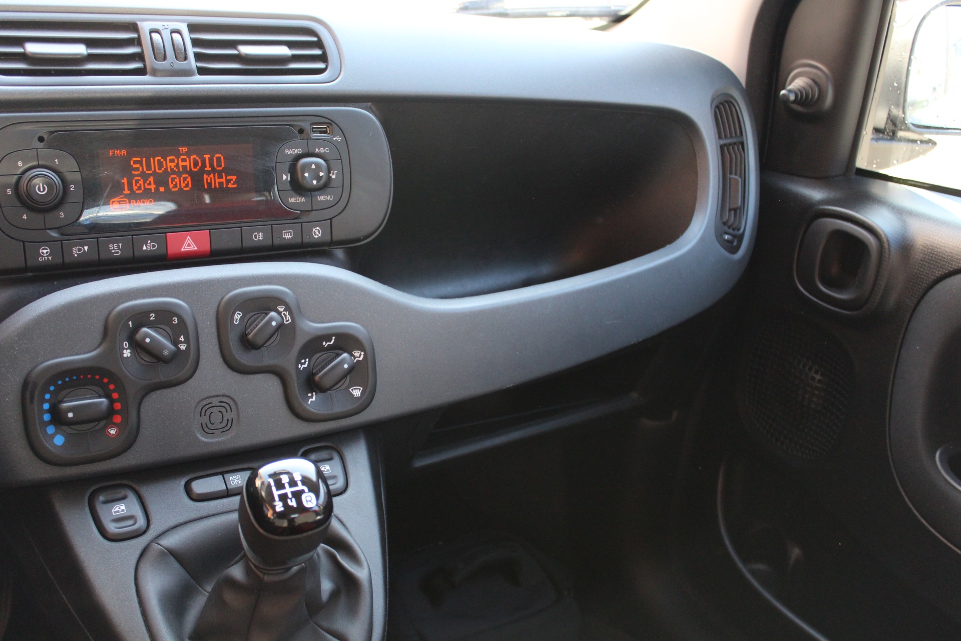 FIAT Panda 1.2 Lounge-image-9