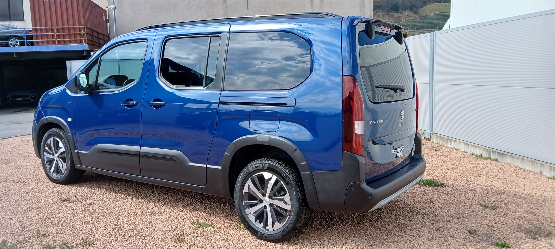 PEUGEOT Rifter Long 1.5 BlueHDi 7PL GT EAT8-image-12