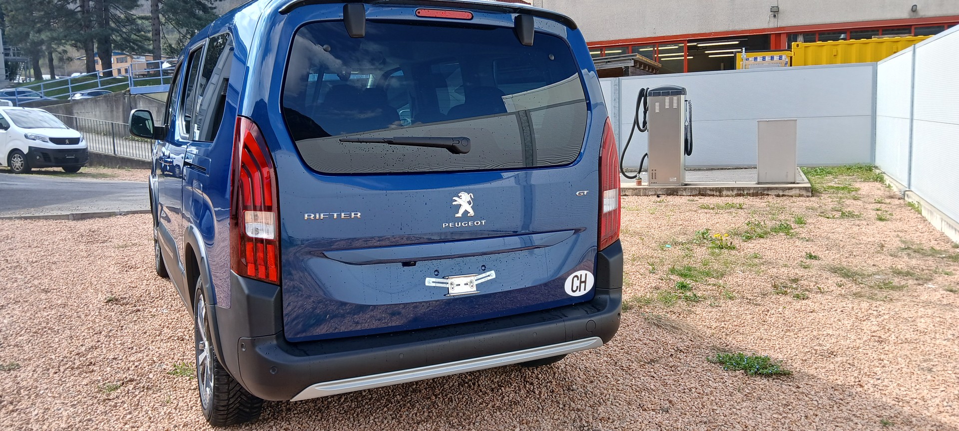 PEUGEOT Rifter Long 1.5 BlueHDi 7PL GT EAT8-image-13