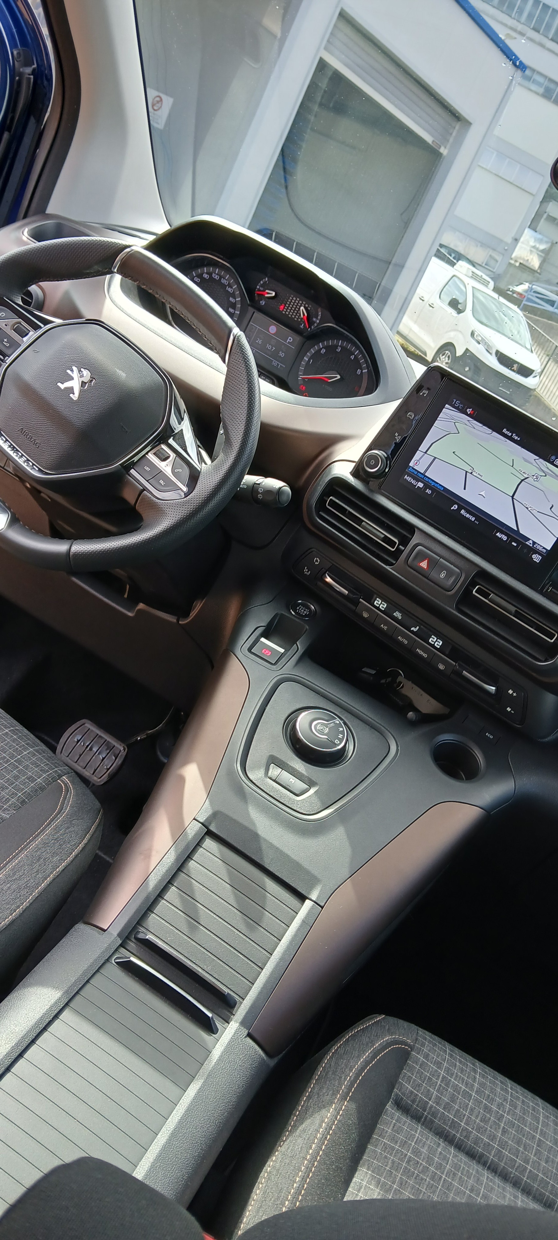 PEUGEOT Rifter Long 1.5 BlueHDi 7PL GT EAT8-image-2