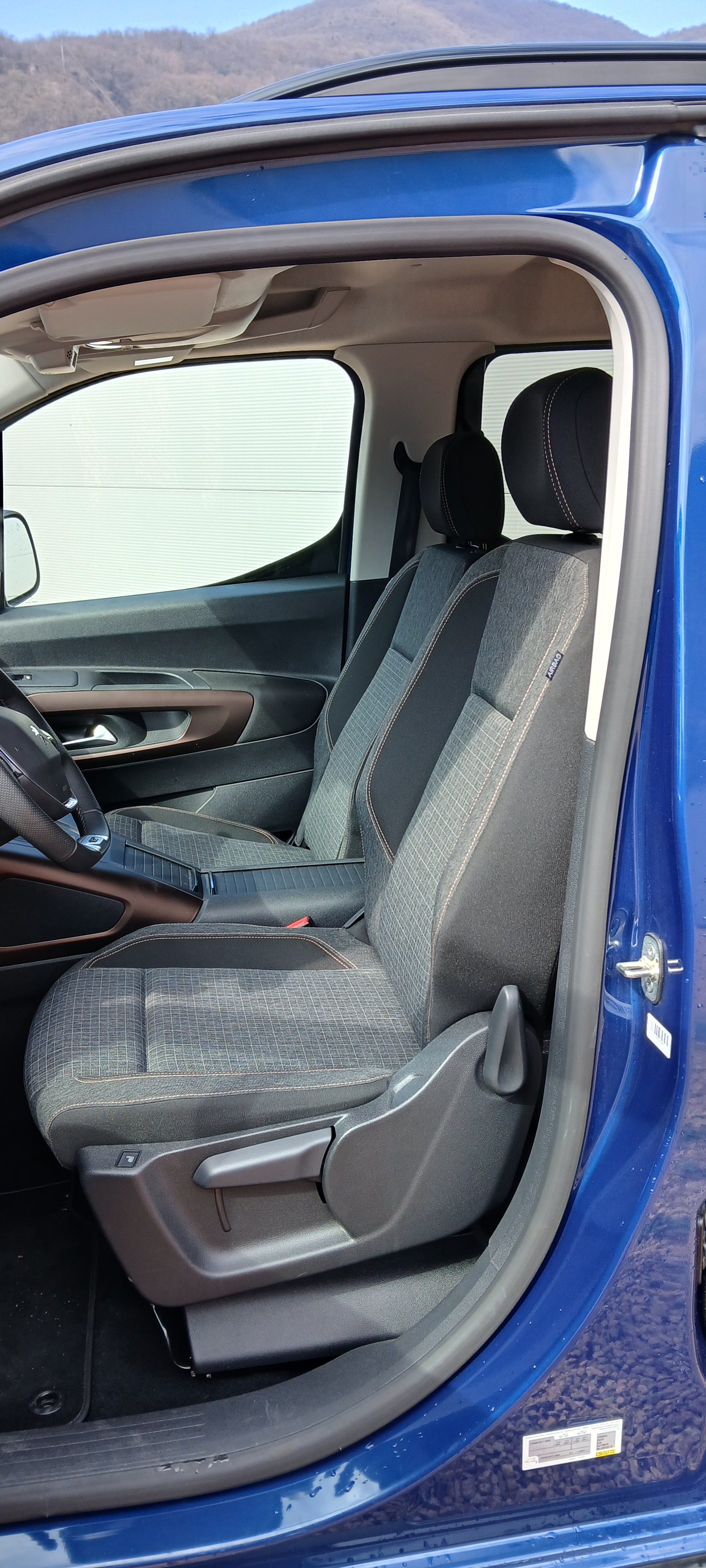 PEUGEOT Rifter Long 1.5 BlueHDi 7PL GT EAT8-image-3