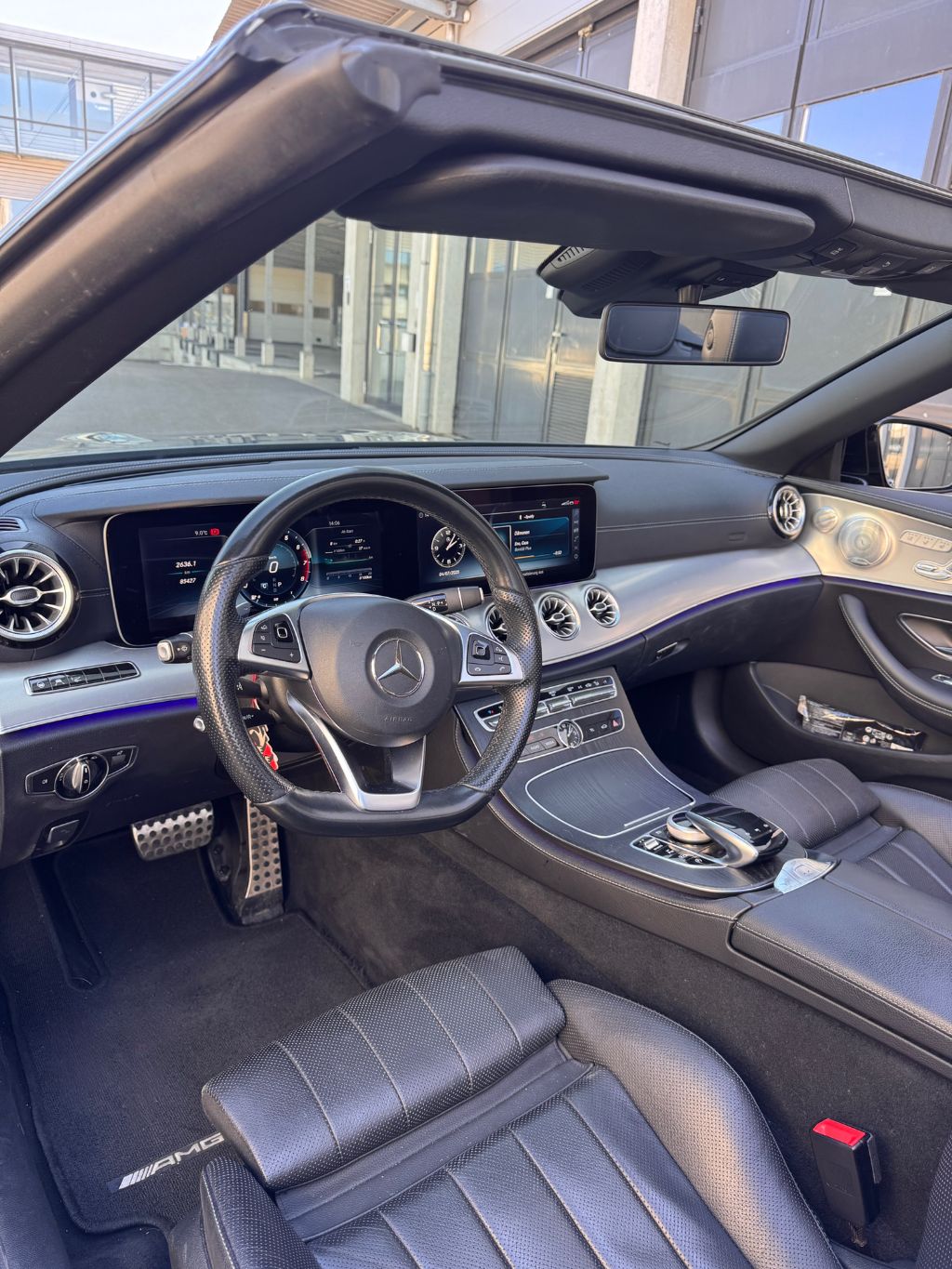 MERCEDES-BENZ E 200 Cabriolet AMG Line 4 Matic 9G-Tronic-image-5