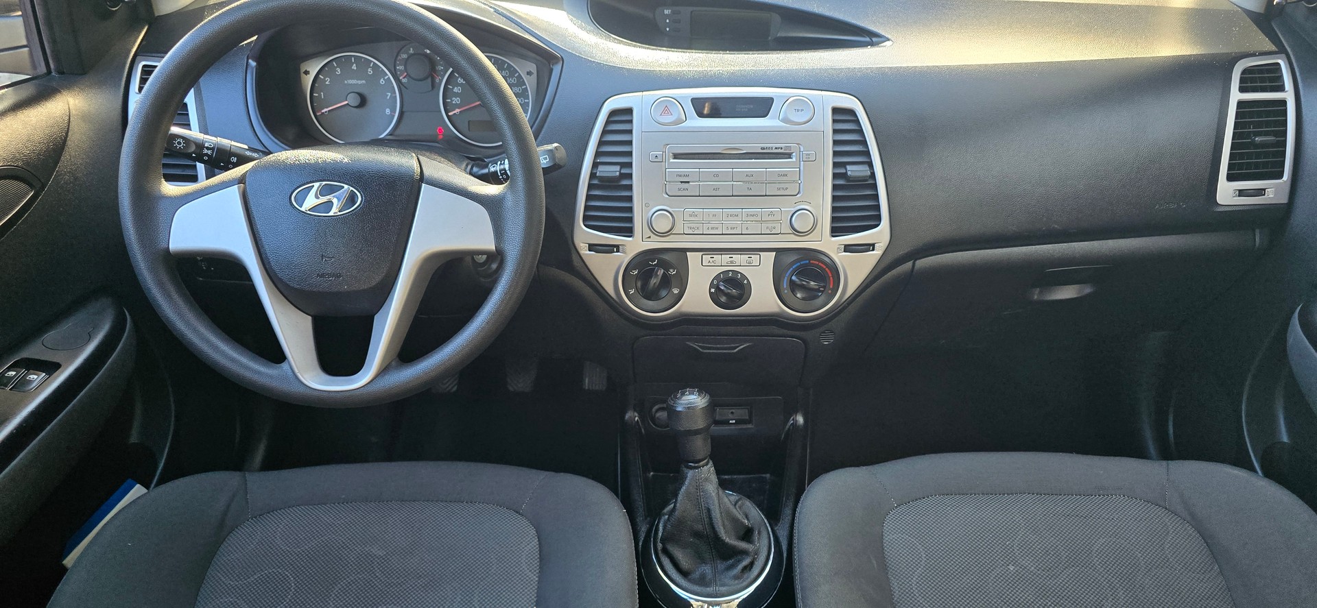 HYUNDAI i20 1.2 Comfort-image-11