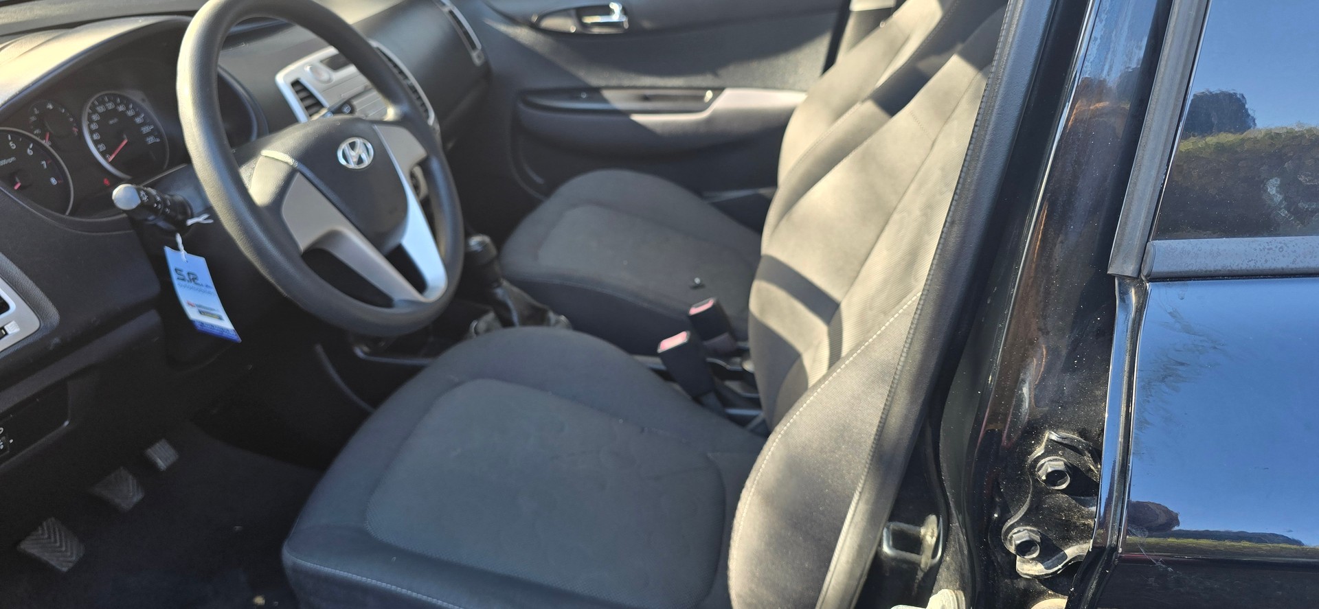 HYUNDAI i20 1.2 Comfort-image-8