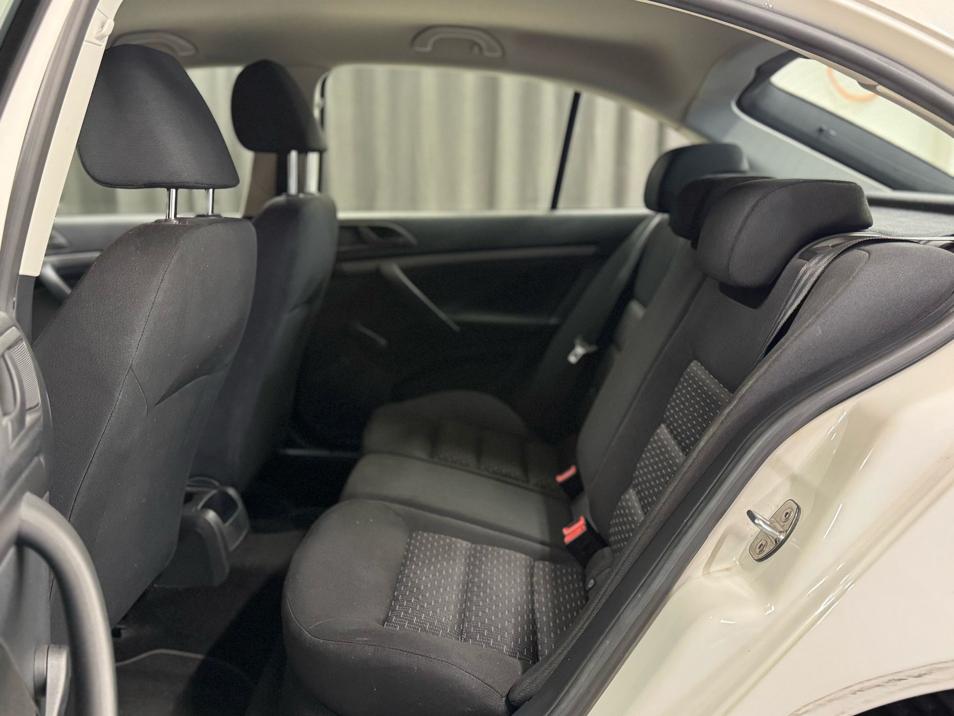 SKODA Octavia 1.4 TSI Elegance DSG-image-9