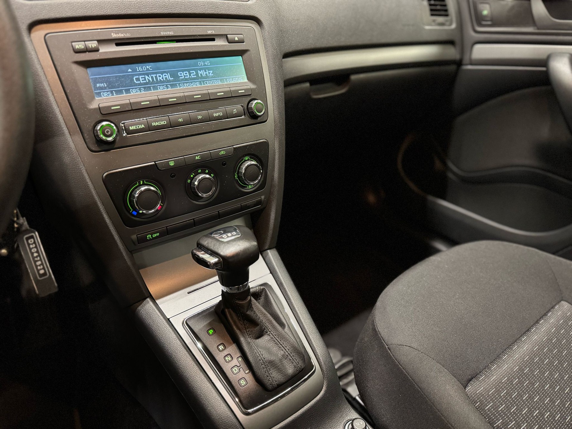 SKODA Octavia 1.4 TSI Elegance DSG-image-11