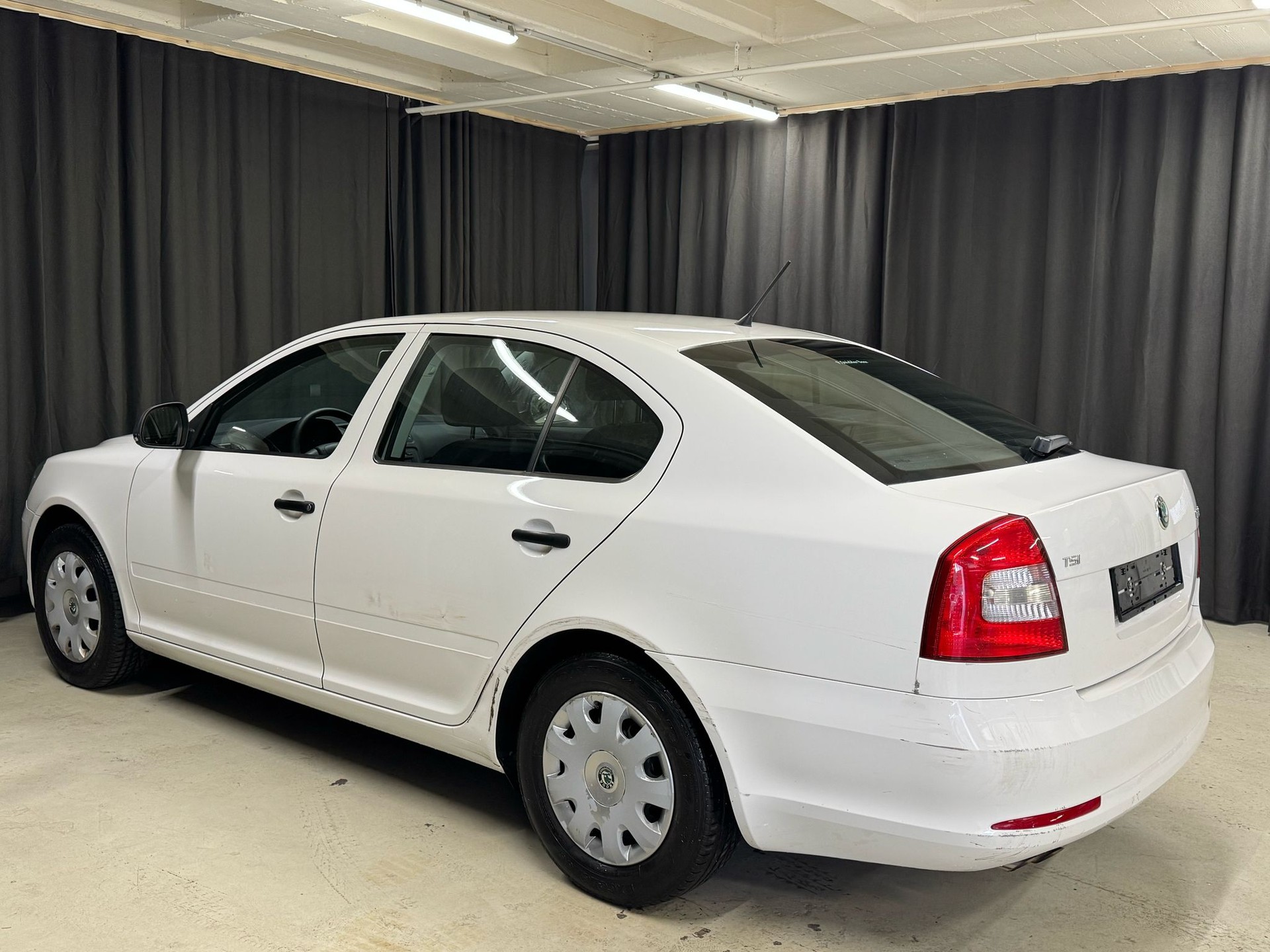 SKODA Octavia 1.4 TSI Elegance DSG-image-4