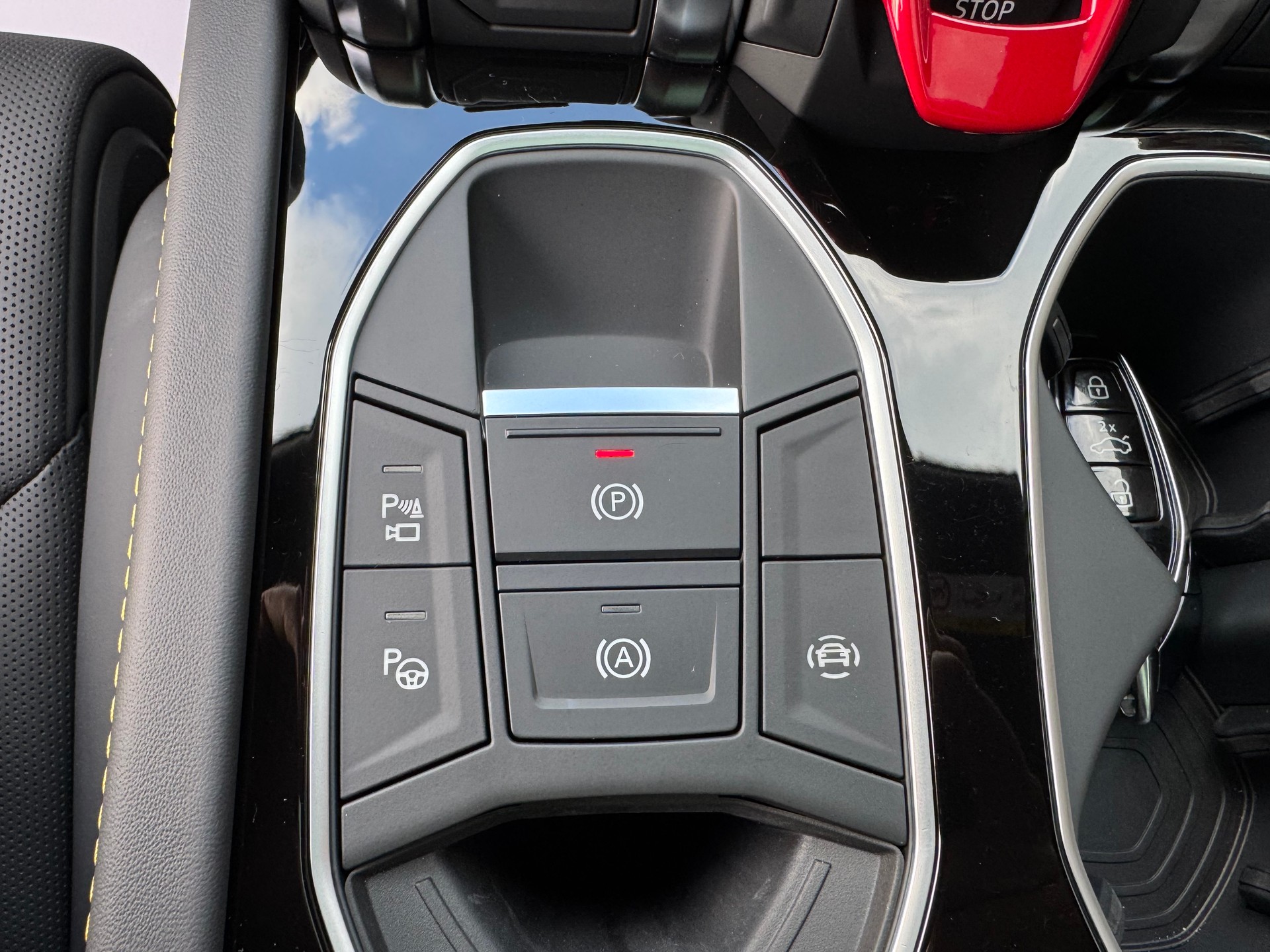 LAMBORGHINI Urus SE MY25-image-12