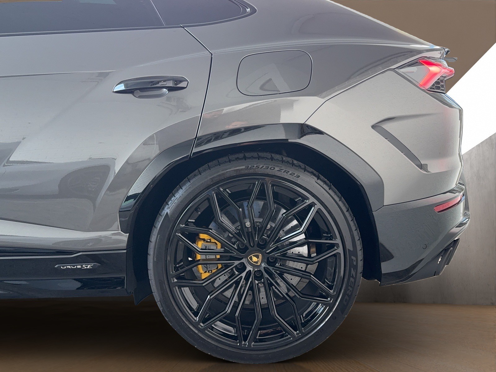 LAMBORGHINI Urus SE MY25-image-27
