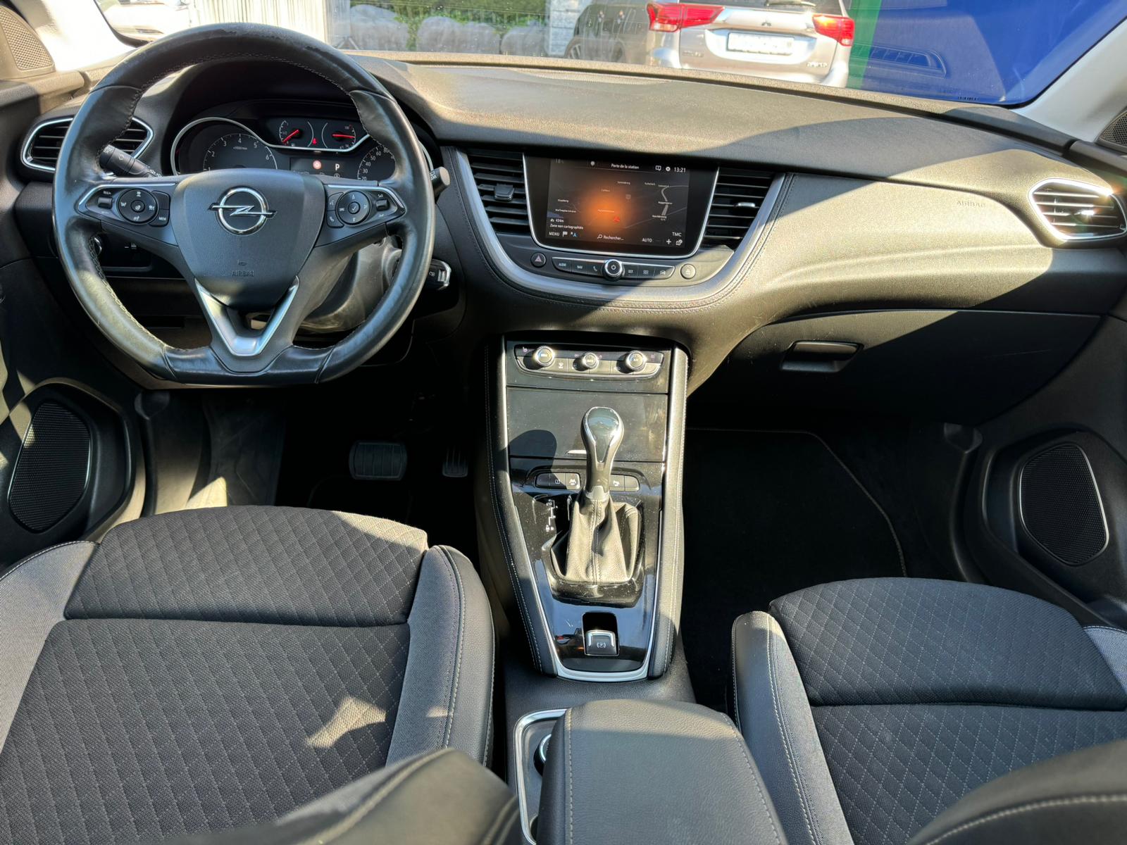 OPEL Grandland X 1.2i TP Design Line Automatik-image-12