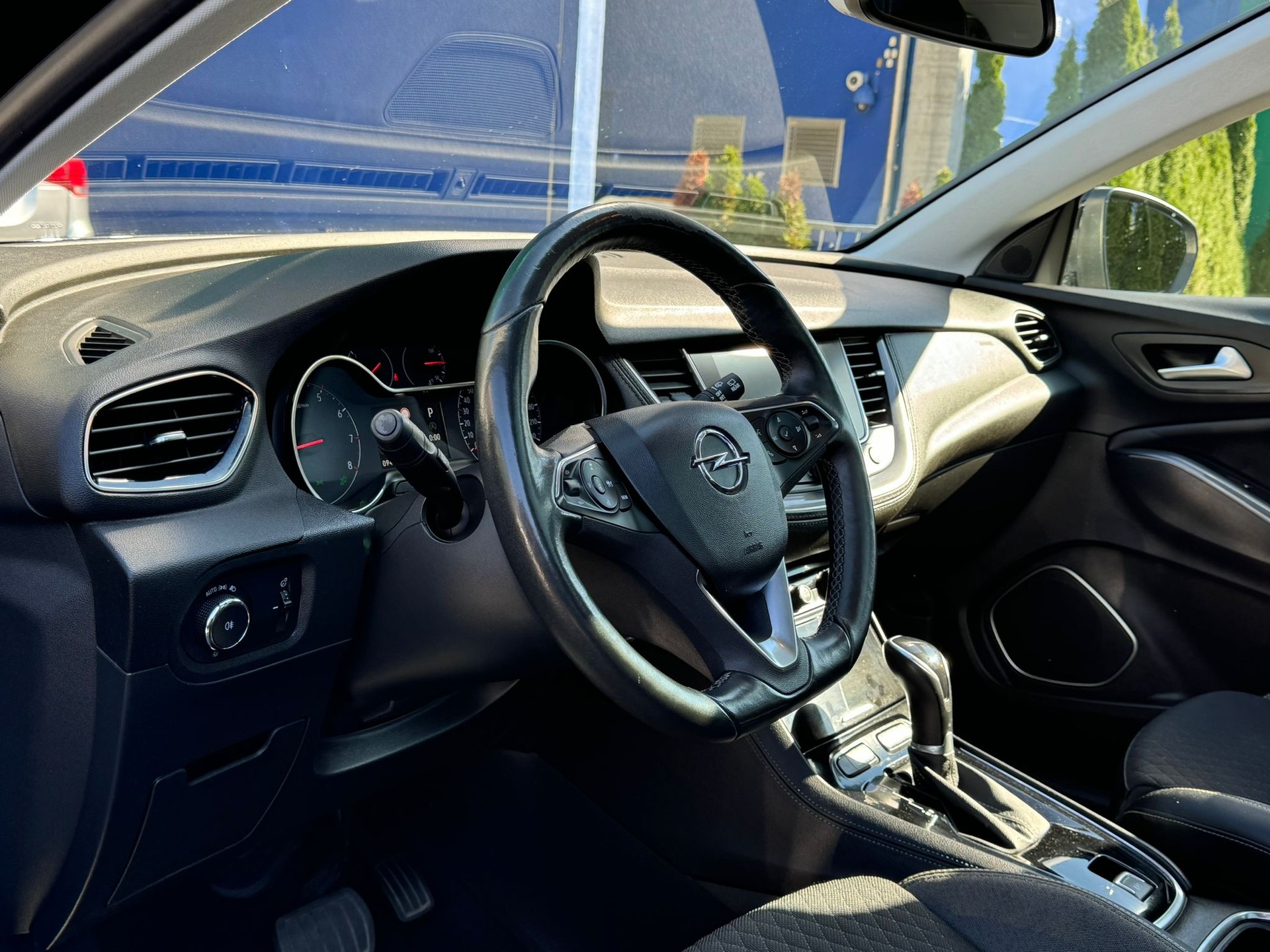 OPEL Grandland X 1.2i TP Design Line Automatik-image-11
