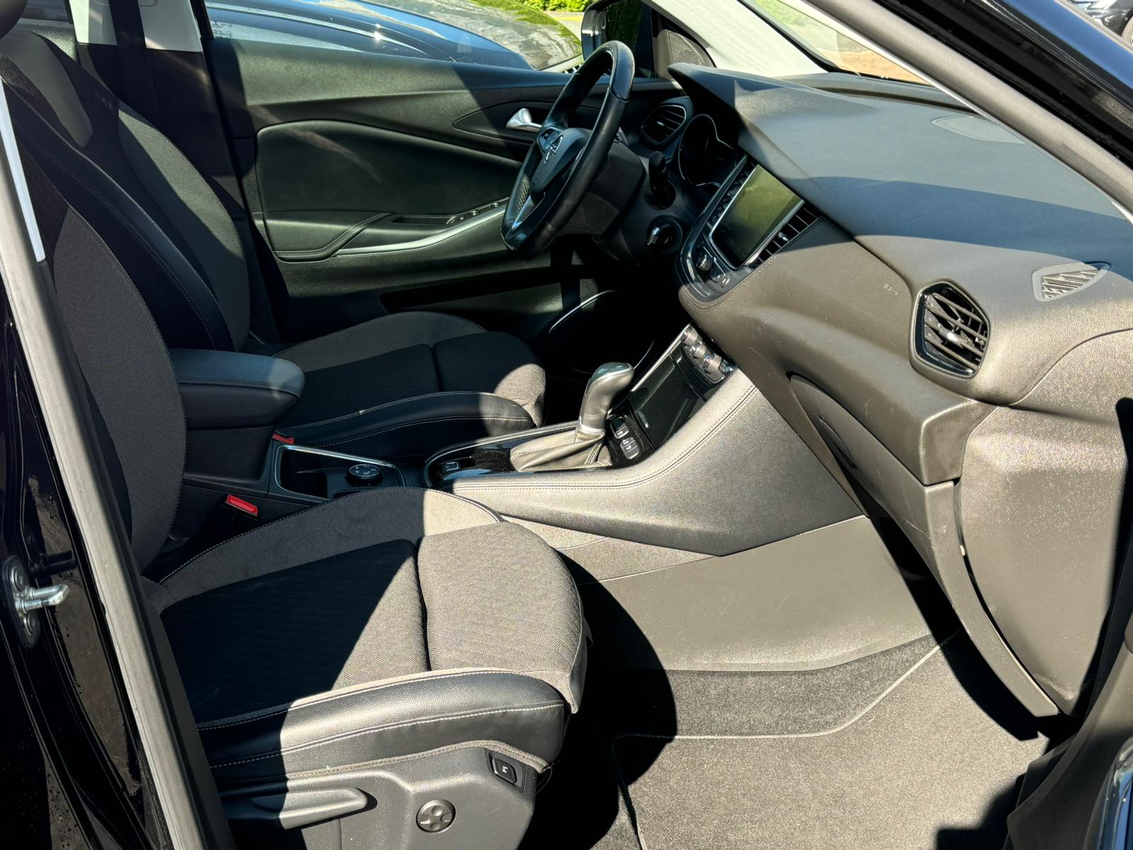 OPEL Grandland X 1.2i TP Design Line Automatik-image-10