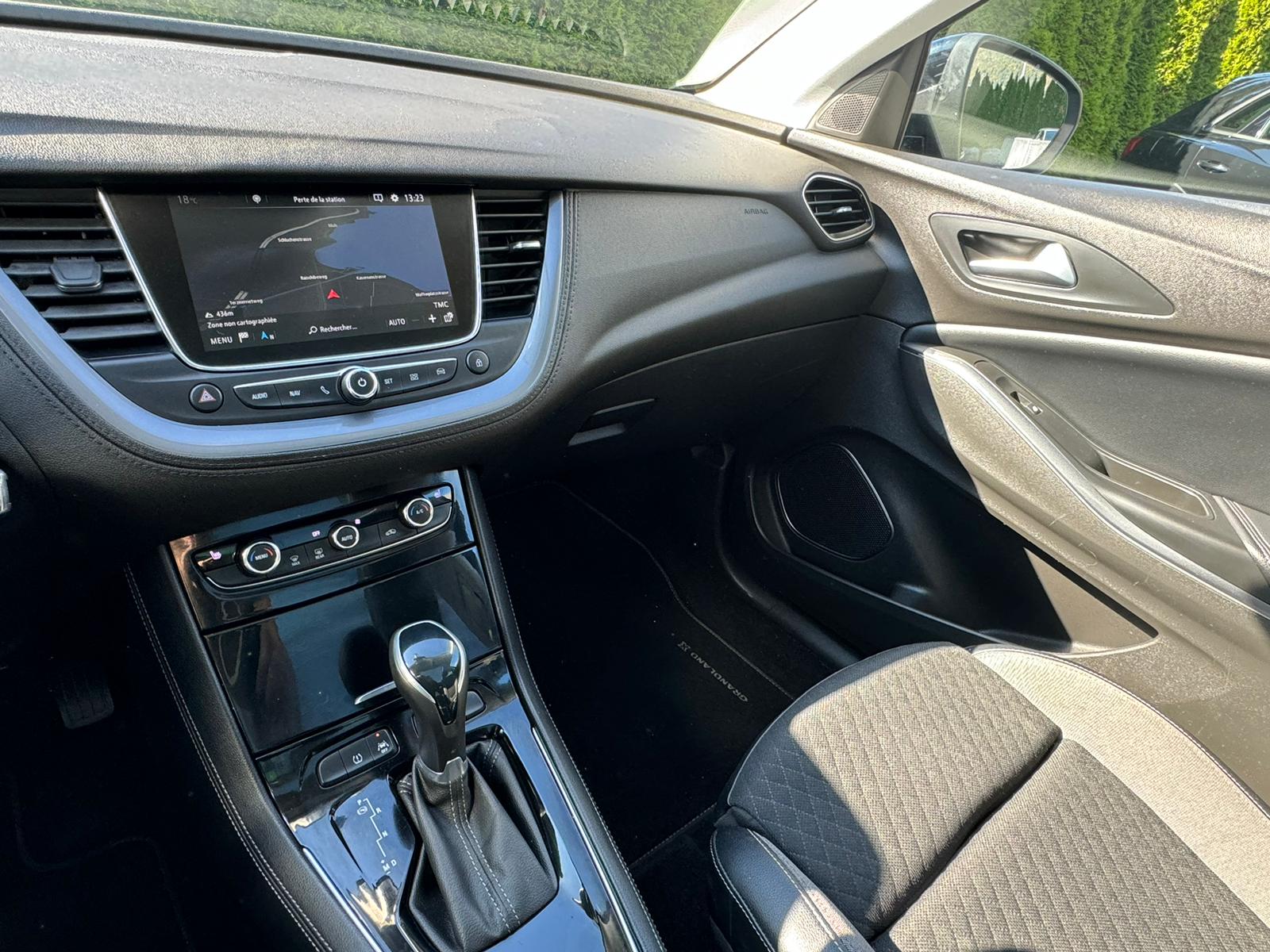 OPEL Grandland X 1.2i TP Design Line Automatik-image-13