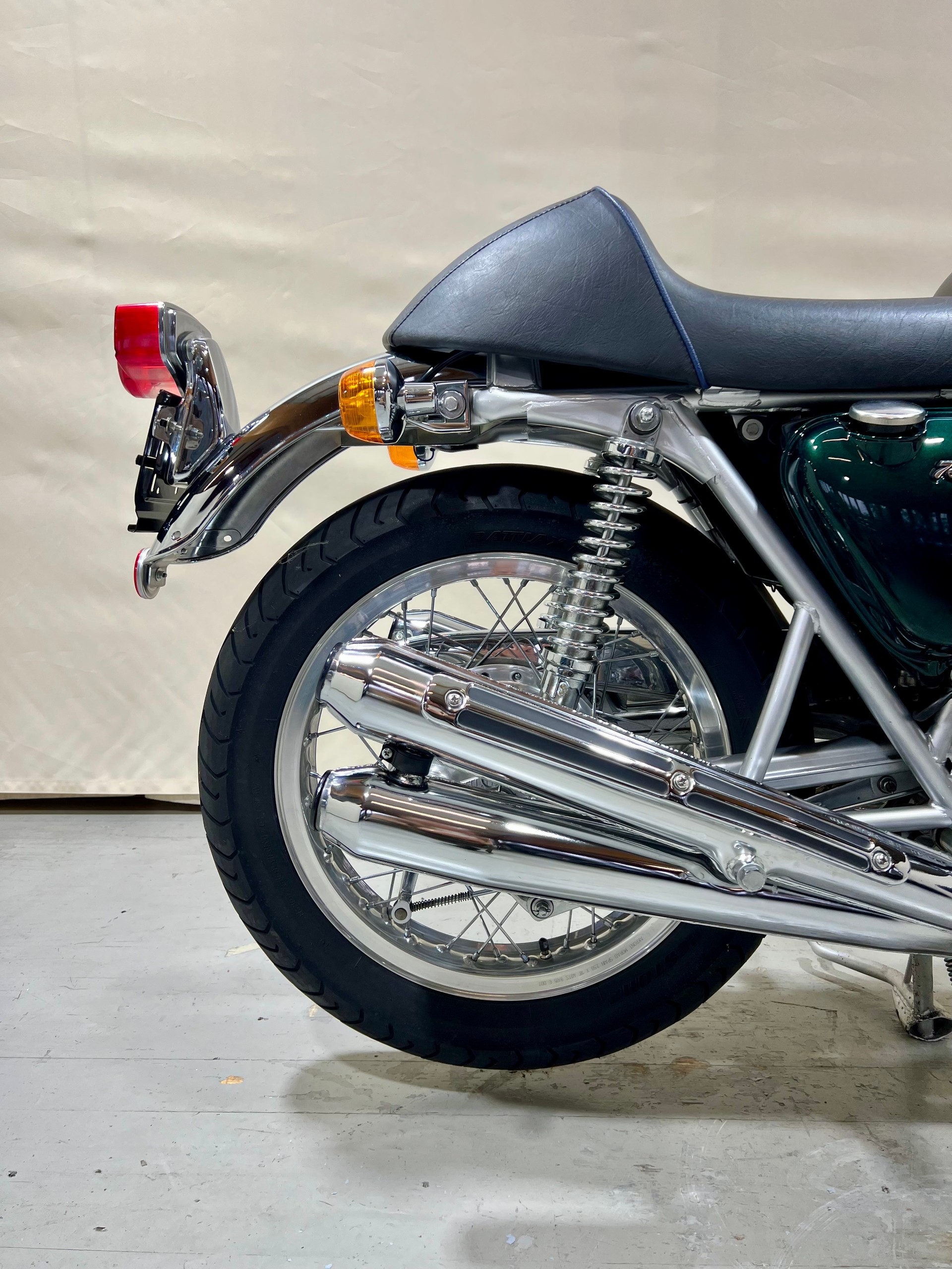HONDA CB 750 Four K2-showroom-element-3