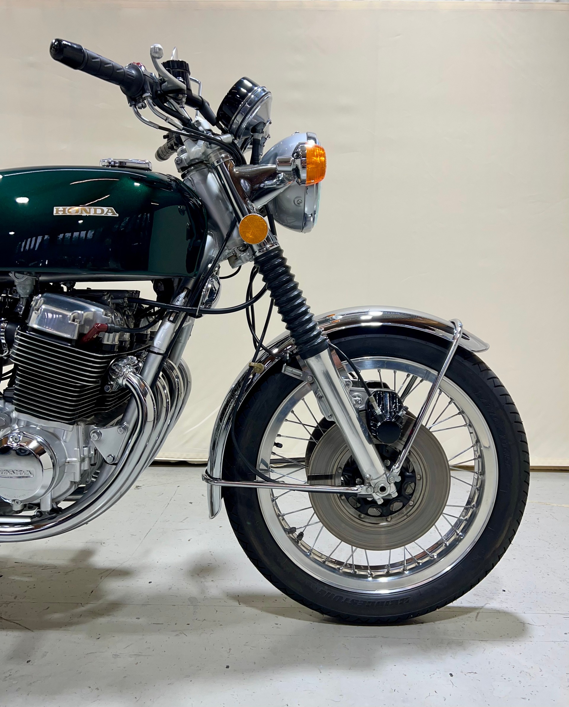 HONDA CB 750 Four K2-showroom-element-1