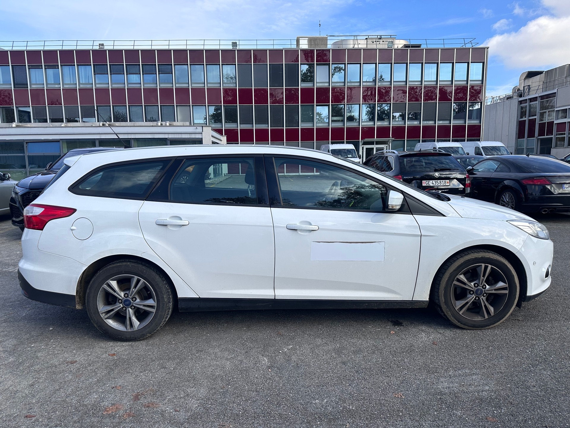 FORD Focus 1.0 SCTi Titanium-image-1