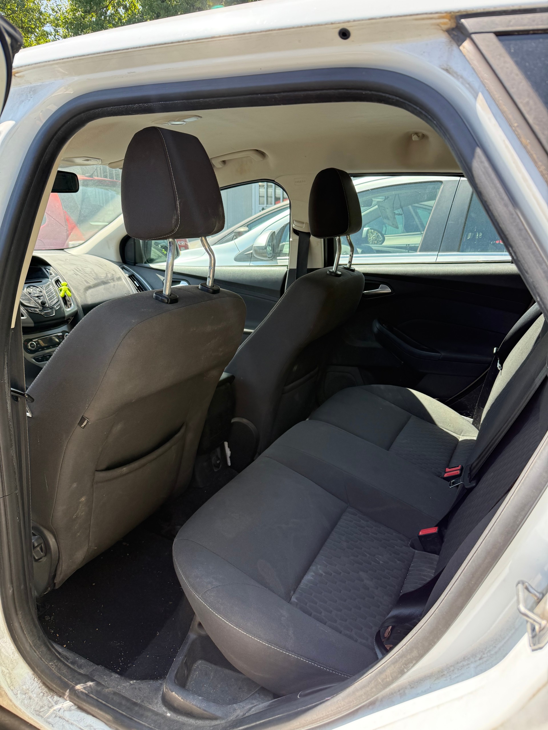 FORD Focus 1.0 SCTi Titanium-image-6