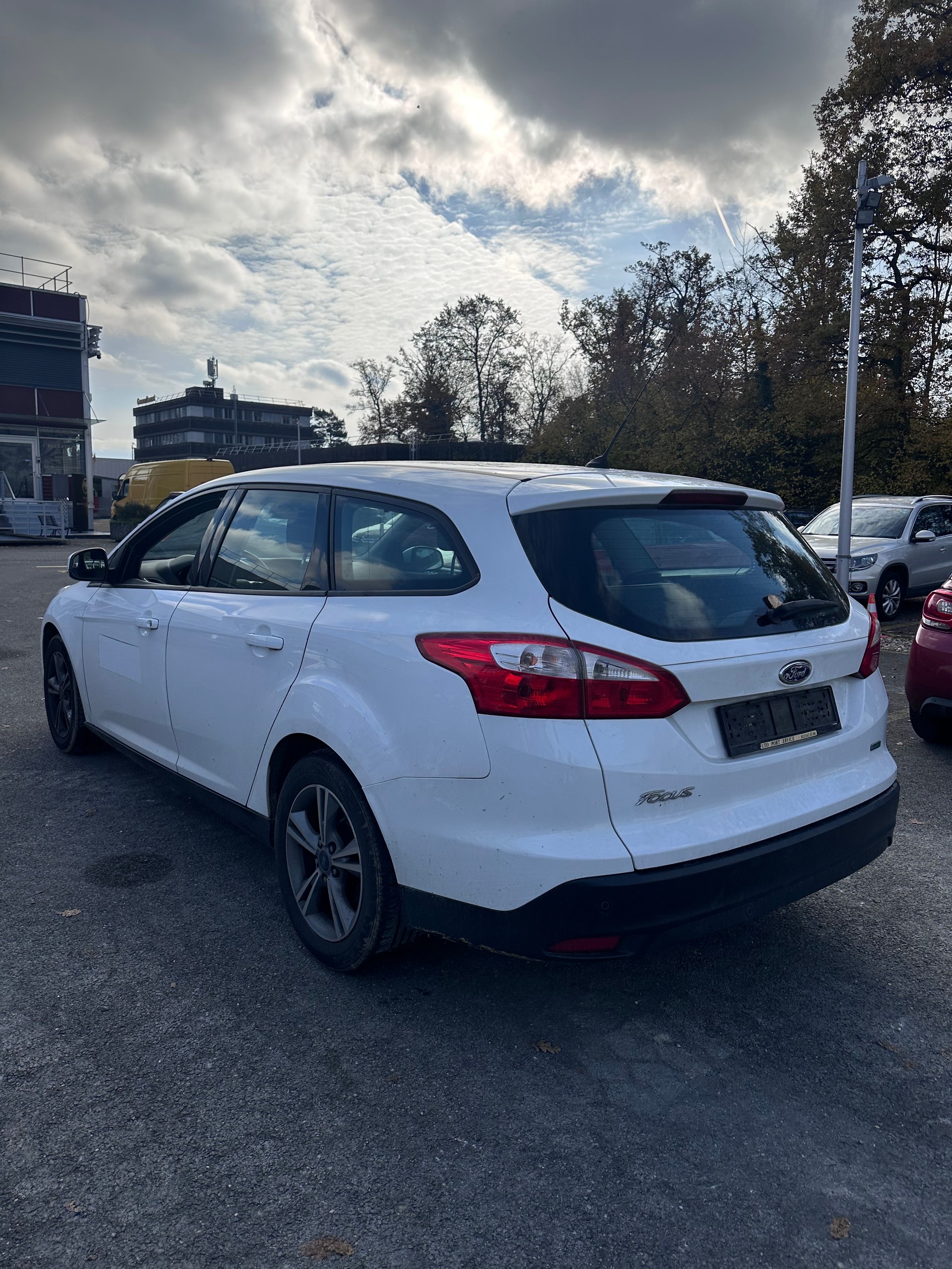 FORD Focus 1.0 SCTi Titanium-image-3