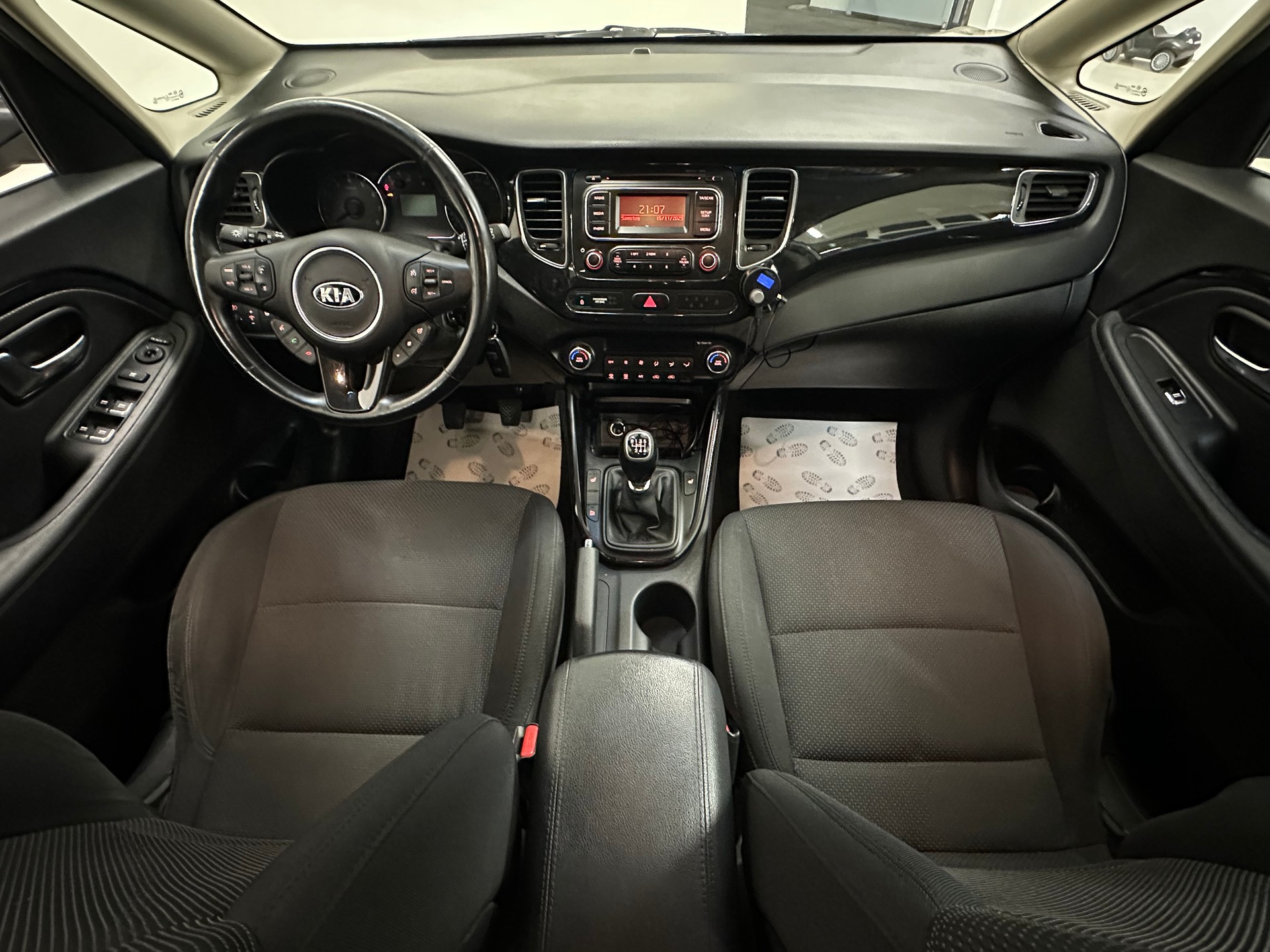 KIA Carens 1.6 GDI Trend-image-12