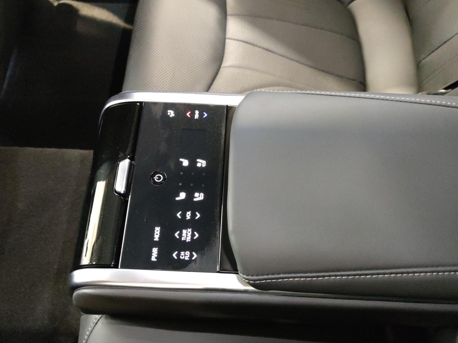 TOYOTA Mirai Fuel Cell Platinum-image-17