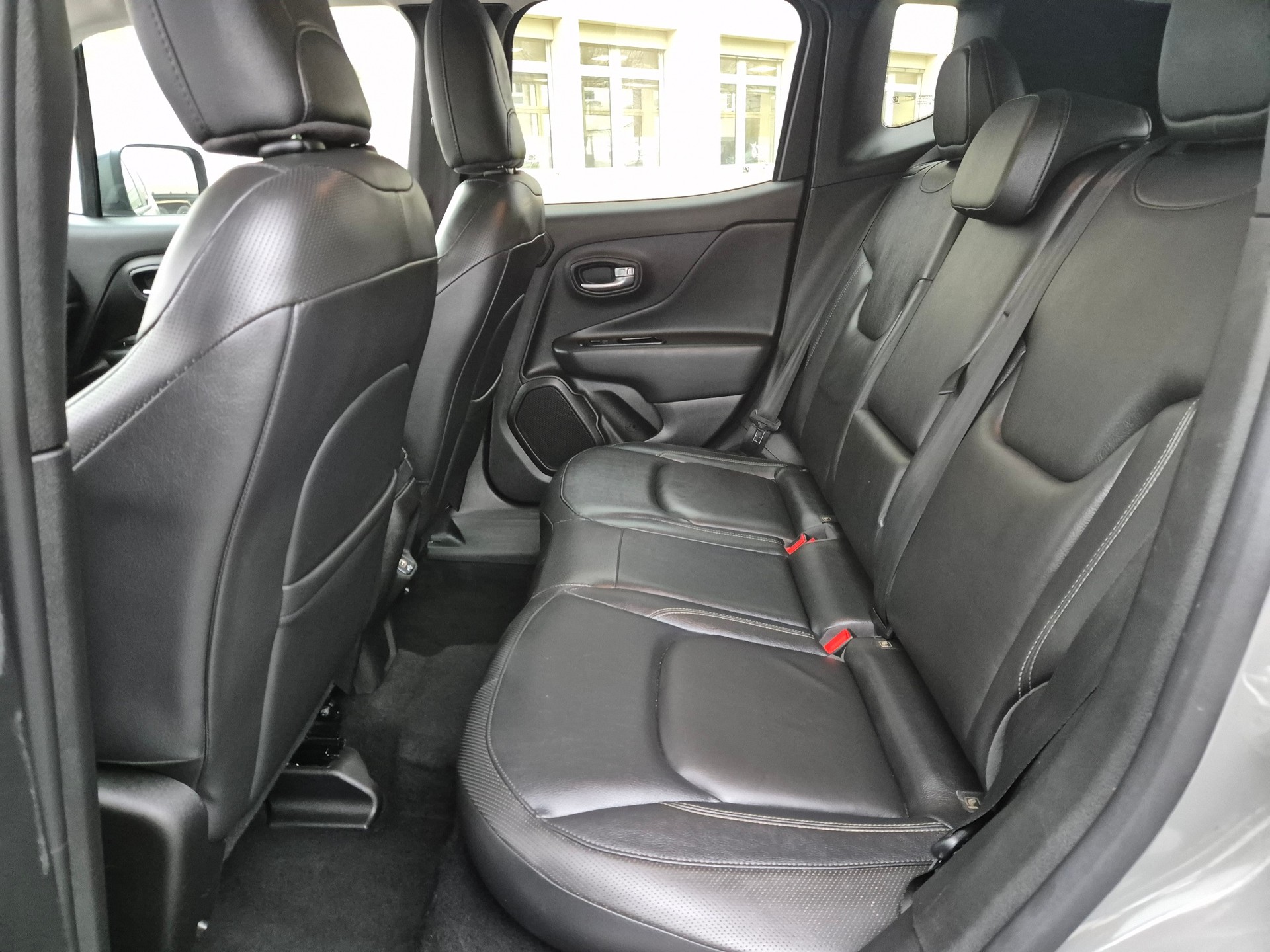 JEEP Renegade 1.3 T PHEV S Plus AWD-image-15