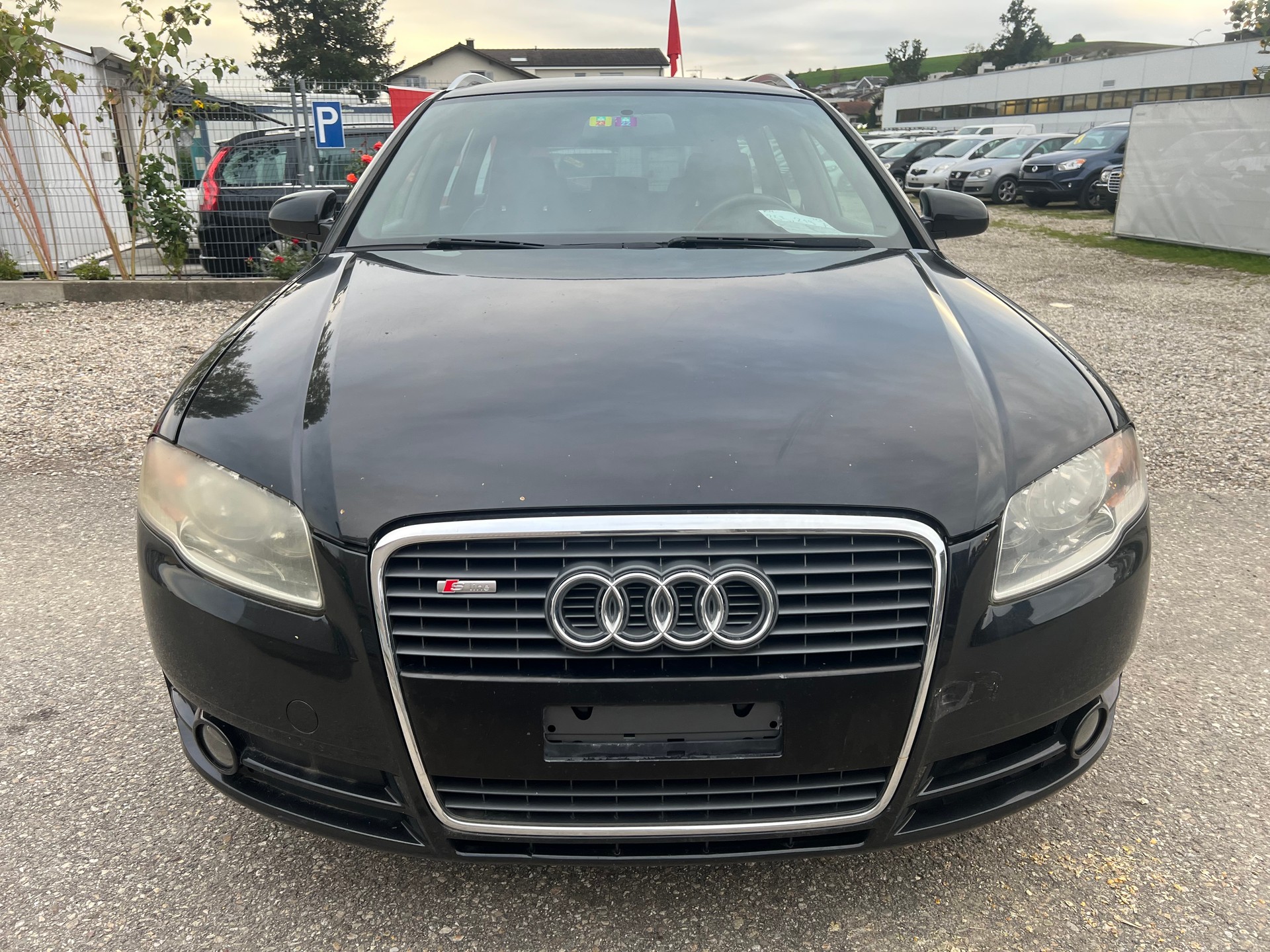 AUDI A4 Avant 1.8 Turbo-image-0