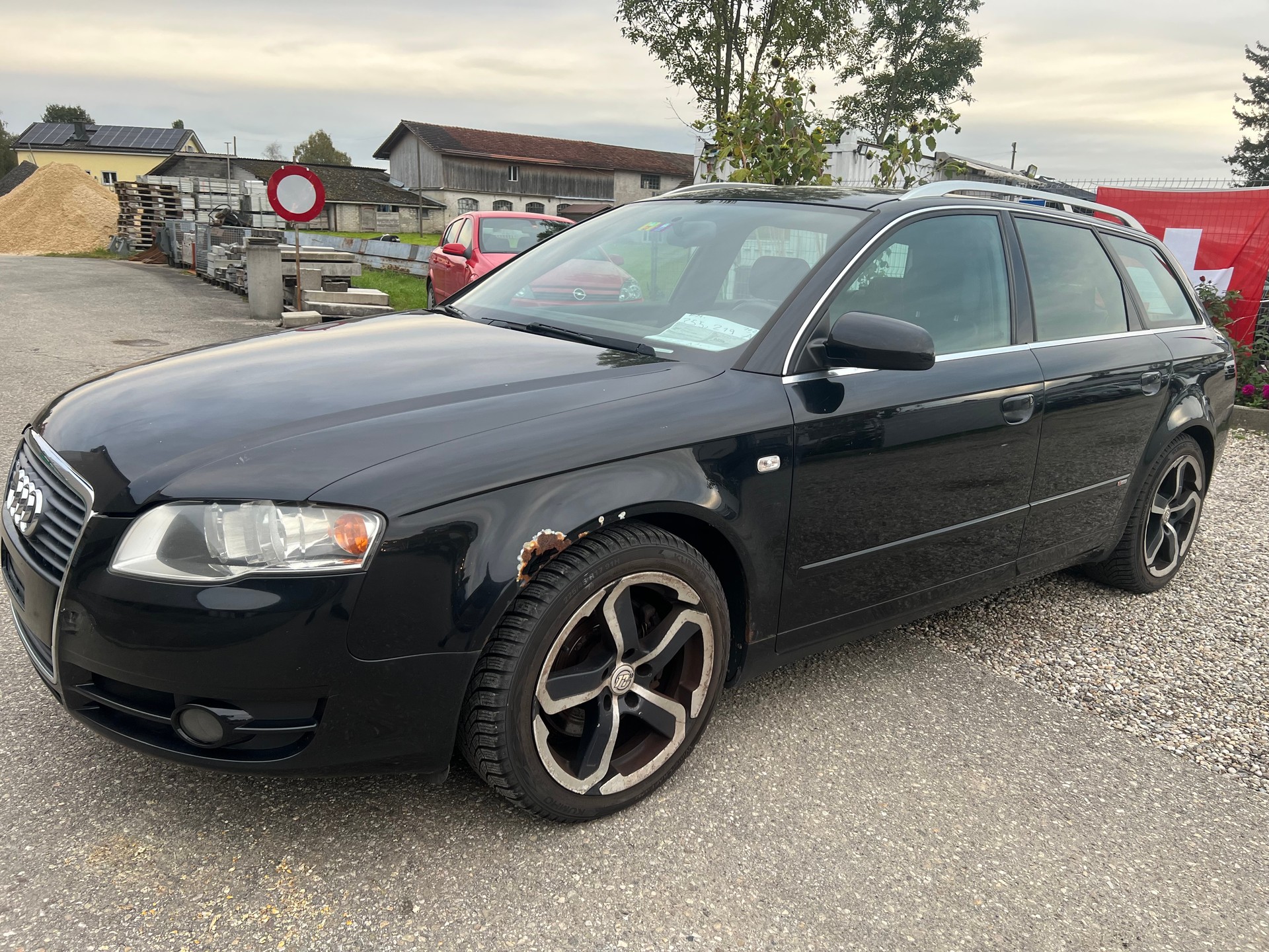 AUDI A4 Avant 1.8 Turbo-image-1