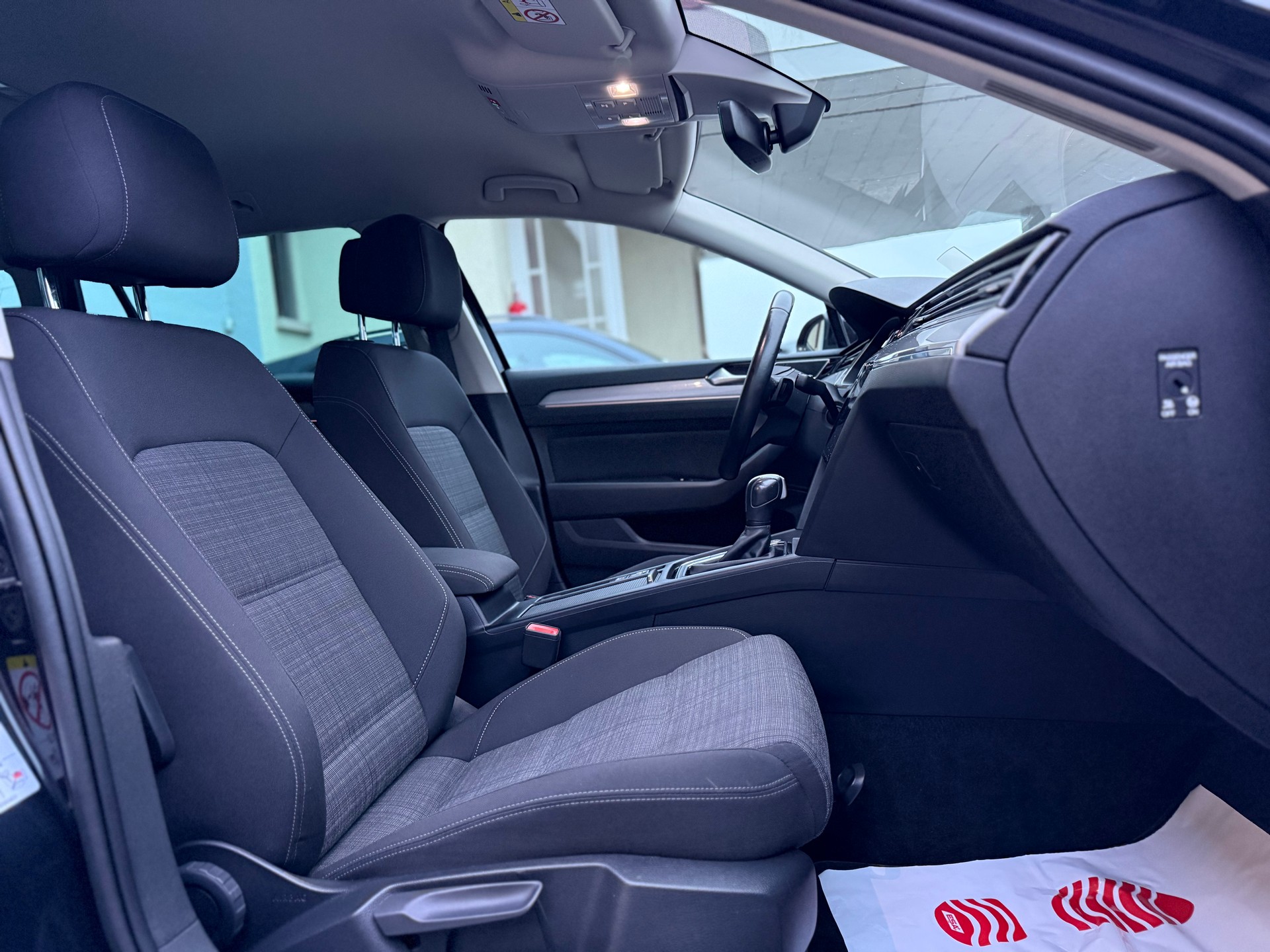 VW Passat 2.0 TDI BMT Business 4Motion DSG-image-11