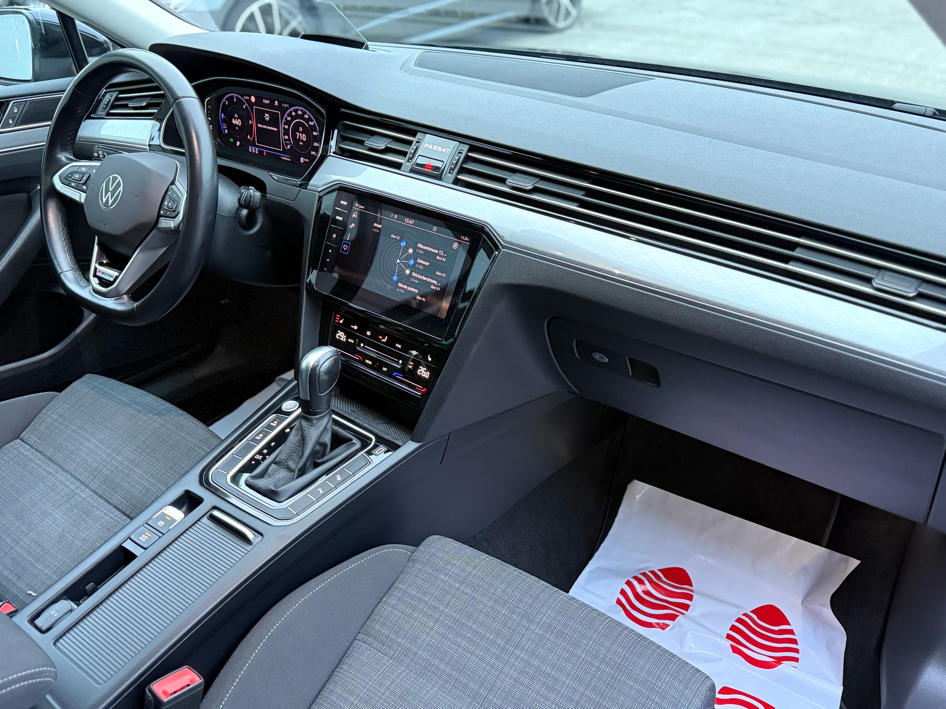 VW Passat 2.0 TDI BMT Business 4Motion DSG-image-12