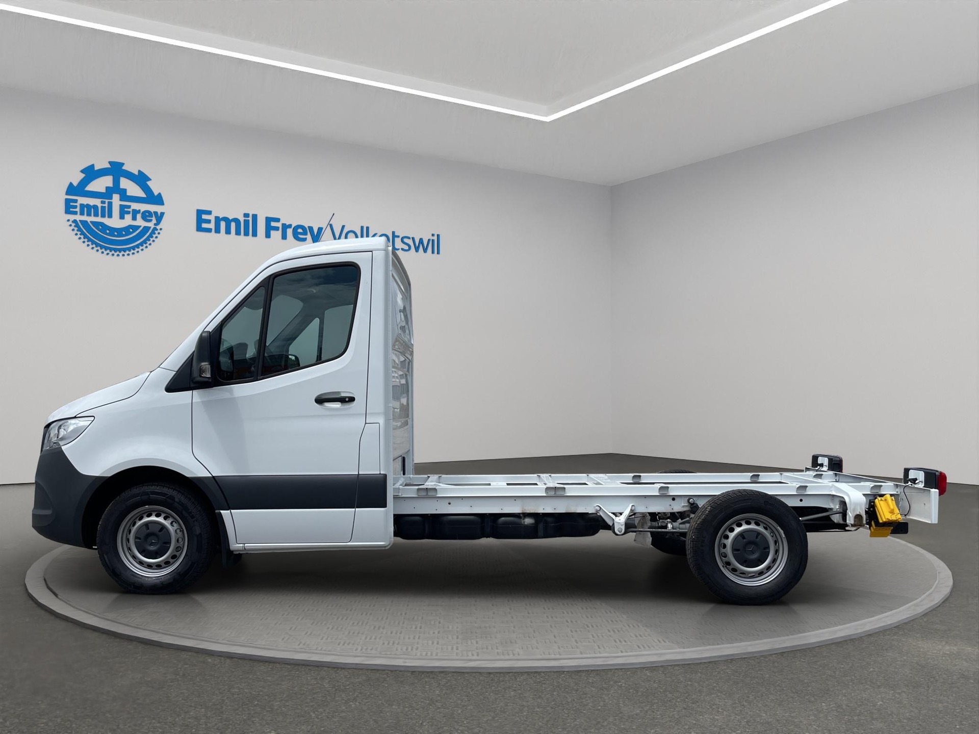 MERCEDES-BENZ Sprinter 319 CDI CH 3665mm S-showroom-element-1