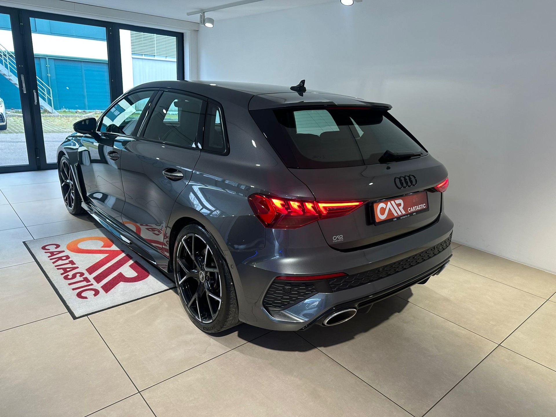 AUDI RS3 SB 2.5 TSI quattro-image-2