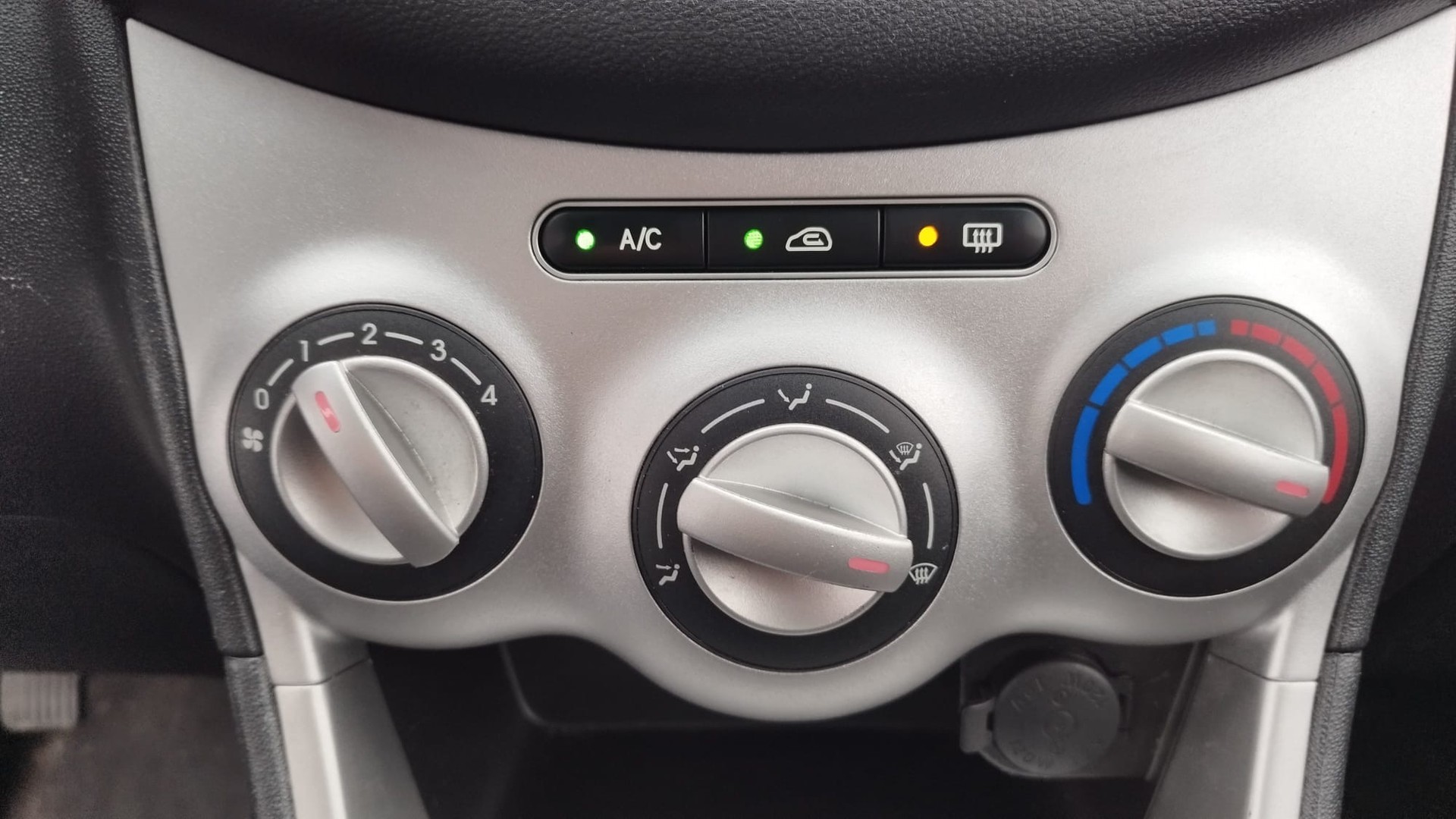 HYUNDAI i10 1.2 Style-image-13