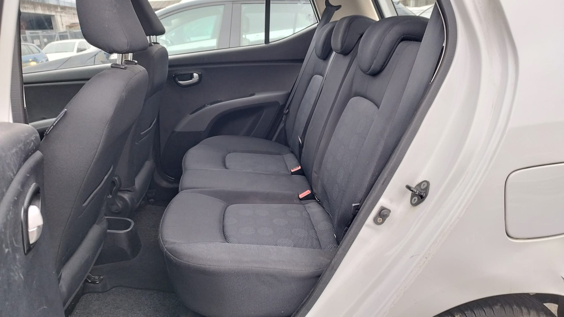 HYUNDAI i10 1.2 Style-image-9
