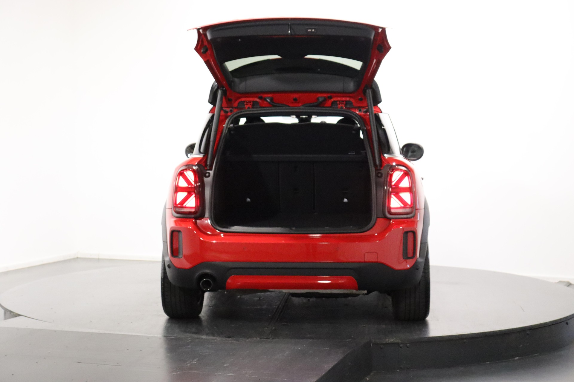 MINI Countryman F60 1.5i Cooper S E ALL4-image-5