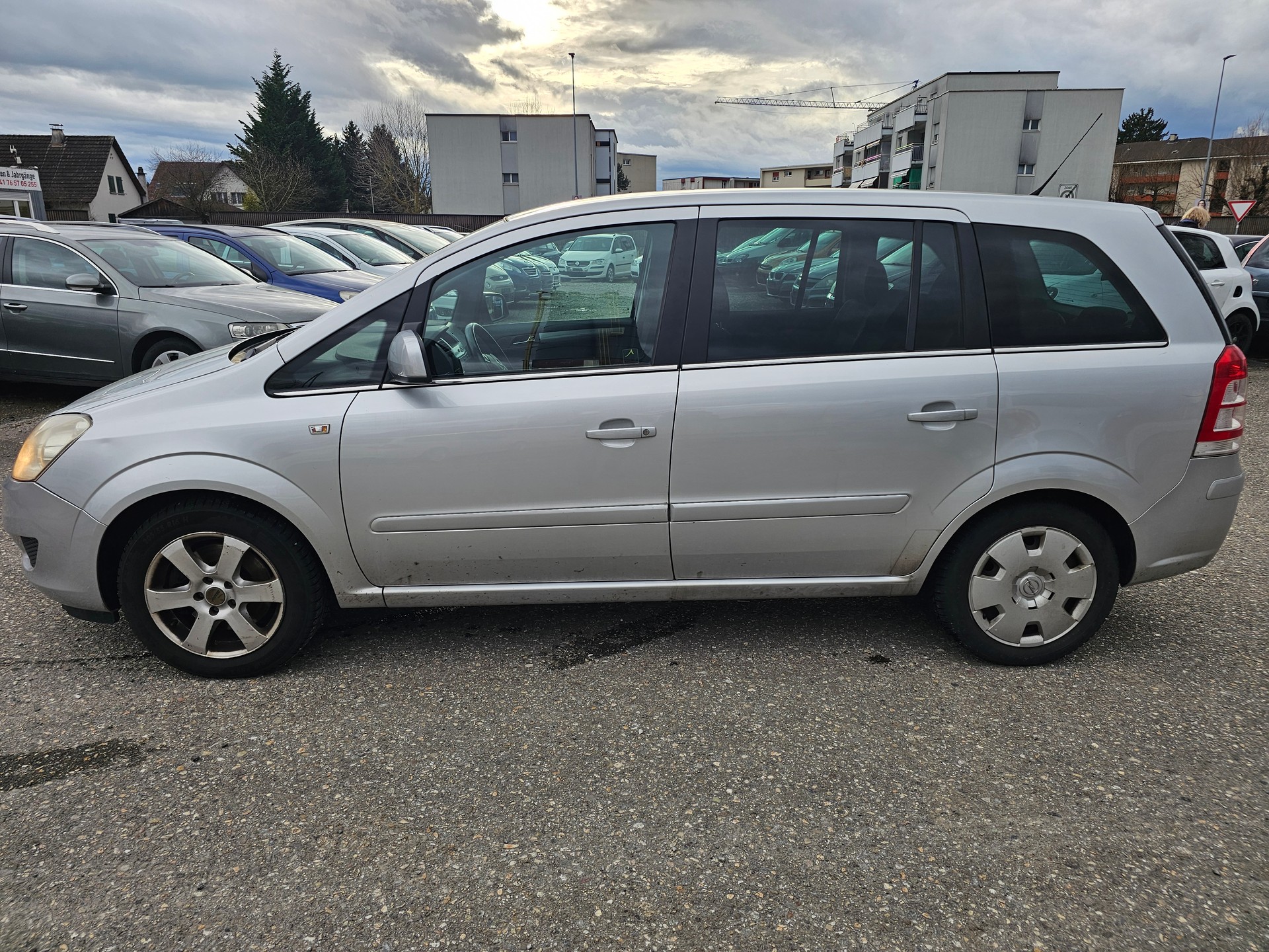 OPEL Zafira 2.2i 16V Edition Automatic-image-2