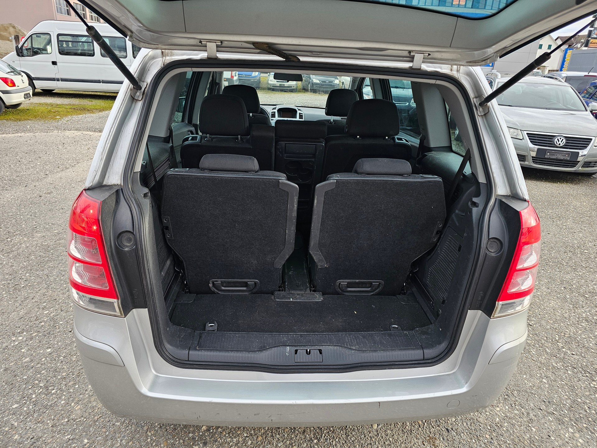 OPEL Zafira 2.2i 16V Edition Automatic-image-9
