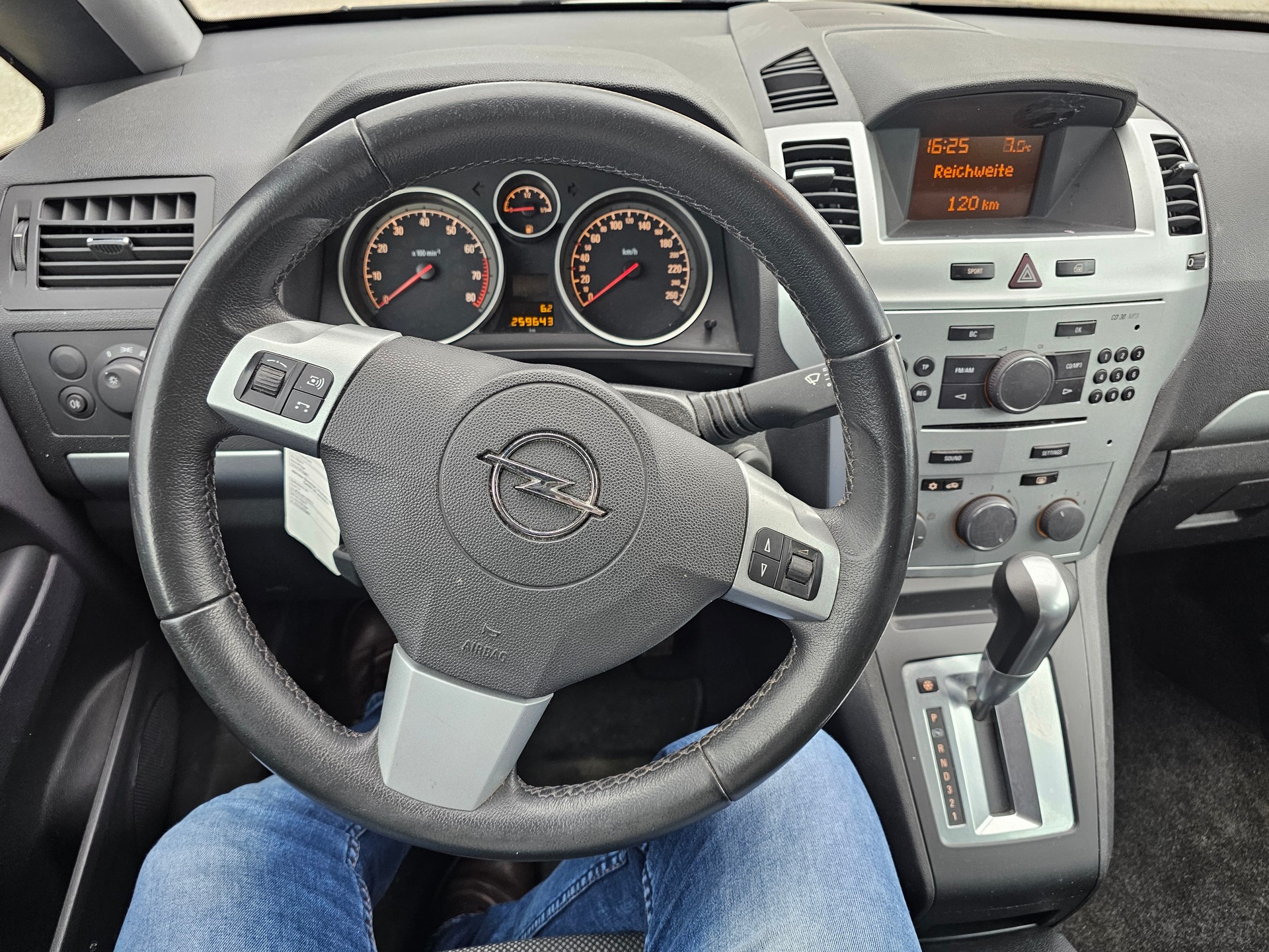 OPEL Zafira 2.2i 16V Edition Automatic-image-11