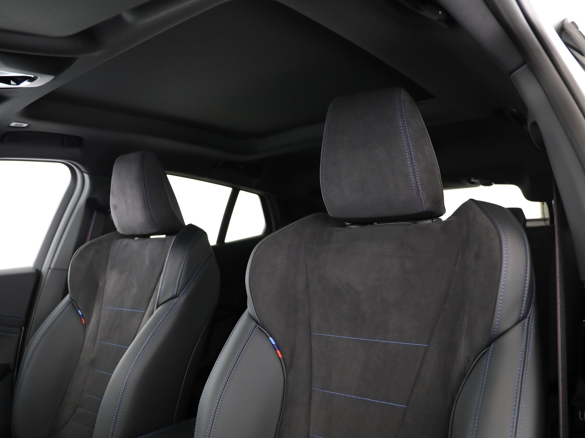 BMW X2 20d xDrive paddles-image-11