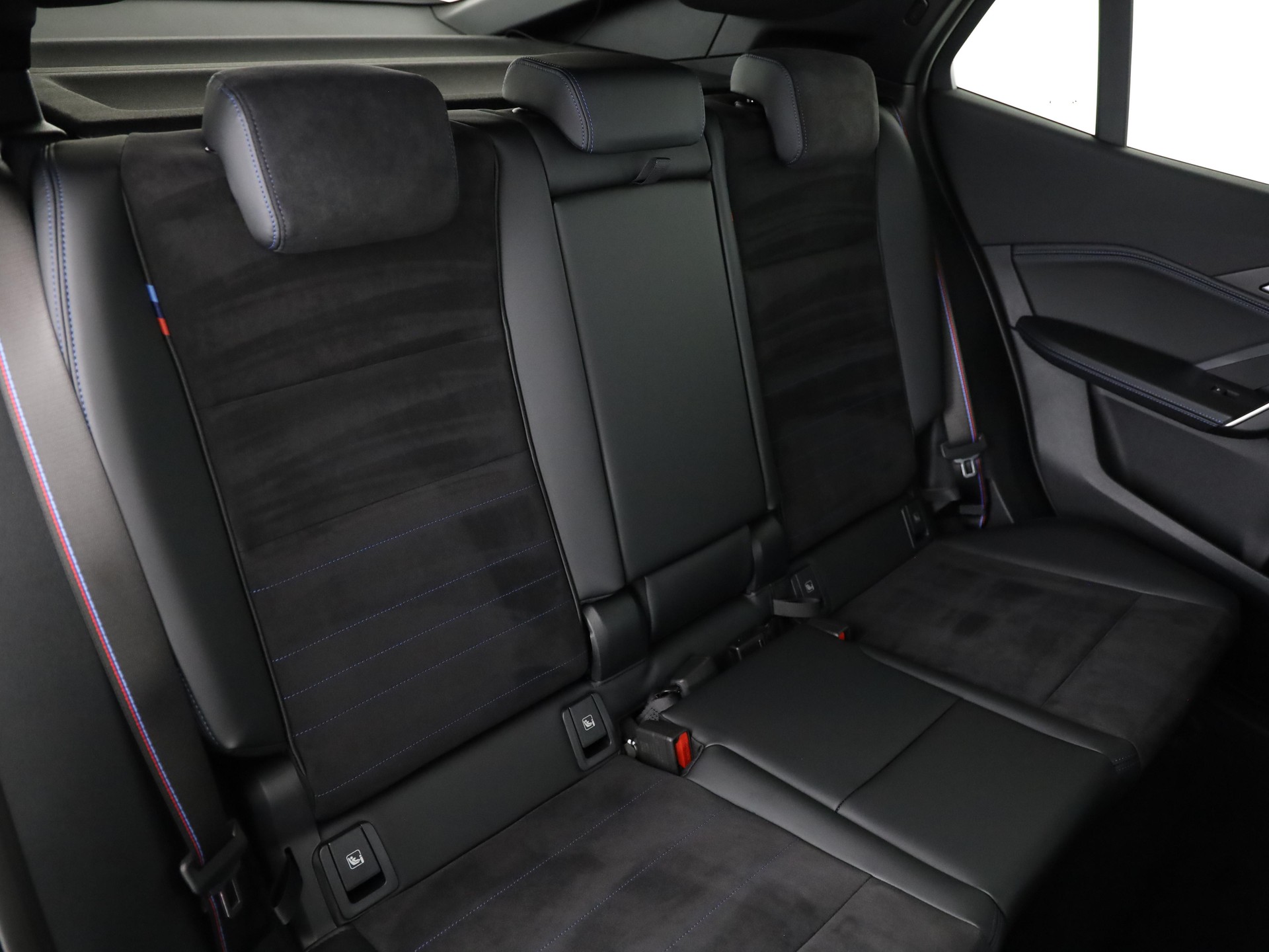 BMW X2 20d xDrive paddles-image-16