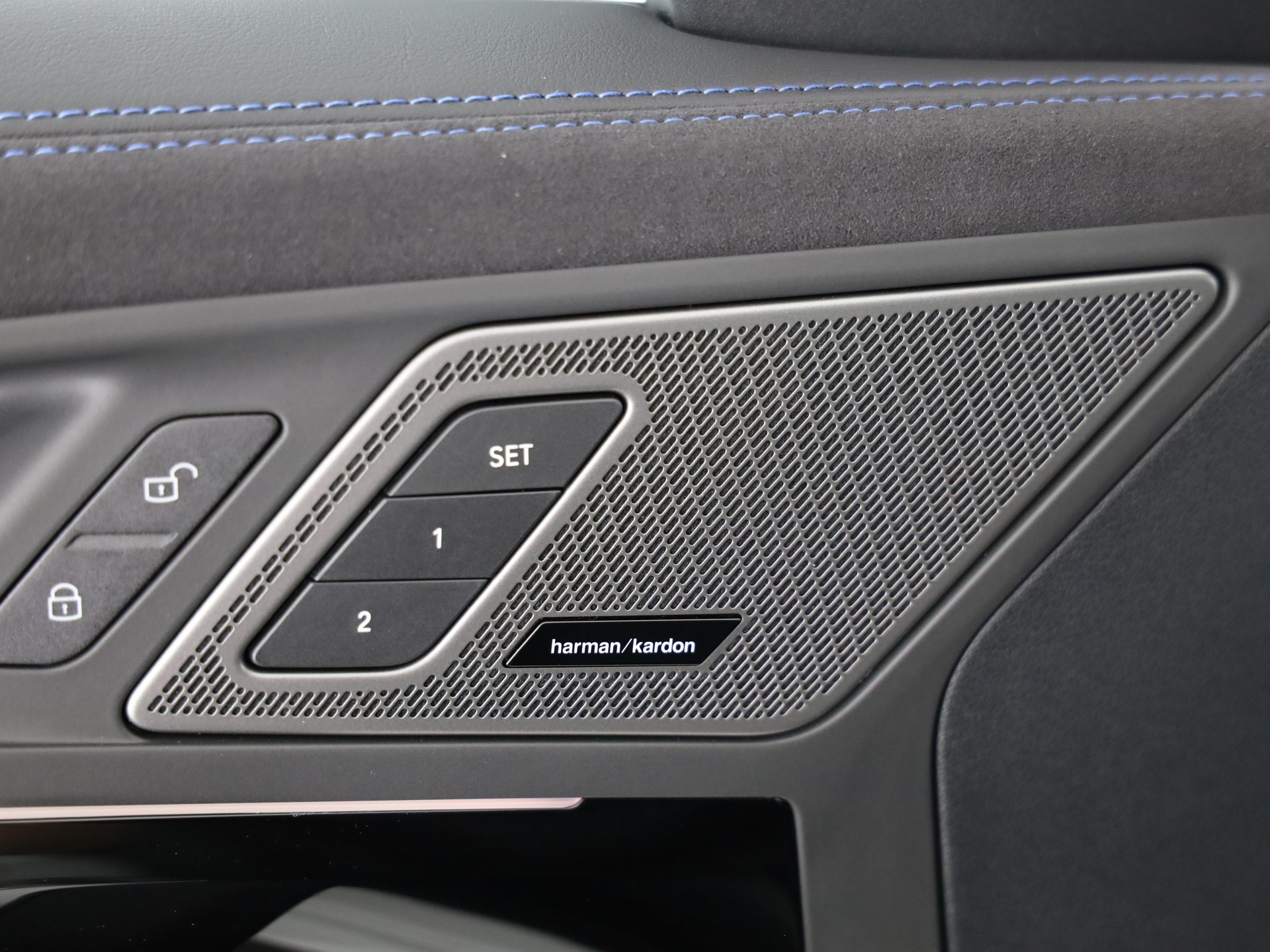 BMW X2 20d xDrive paddles-image-13