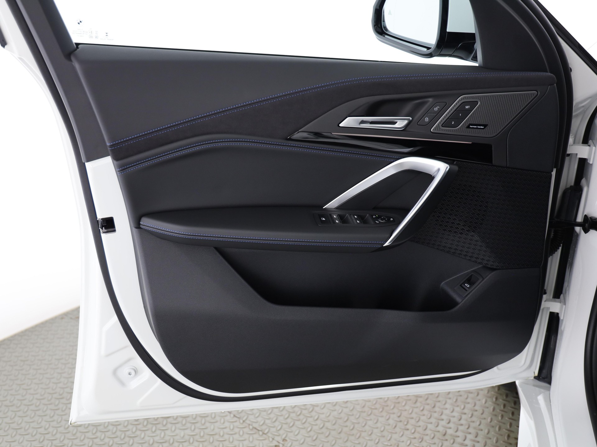 BMW X2 20d xDrive paddles-image-10