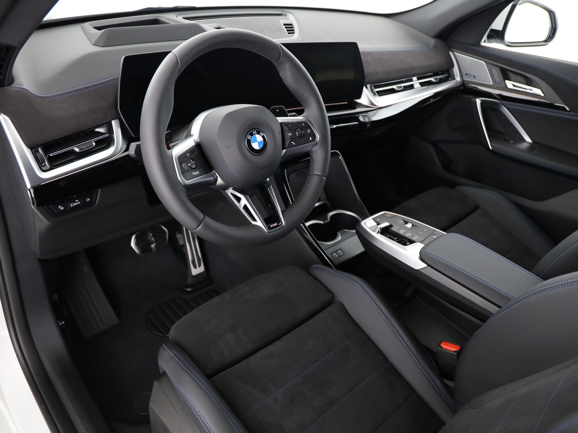 BMW X2 20d xDrive paddles-image-12