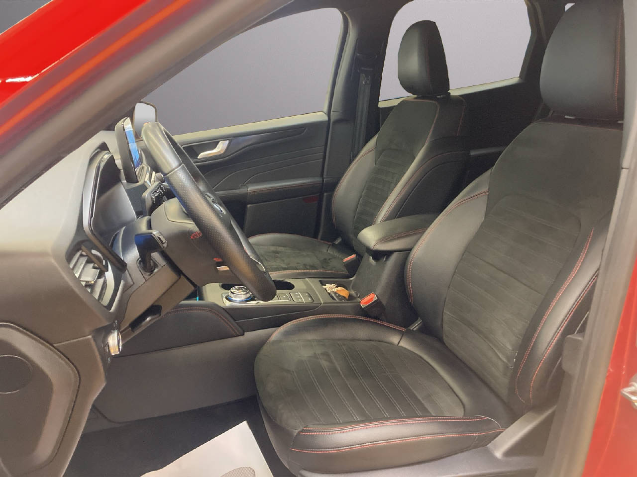 FORD Kuga 2.5 PHEV 190 PS ST-Line X-image-4