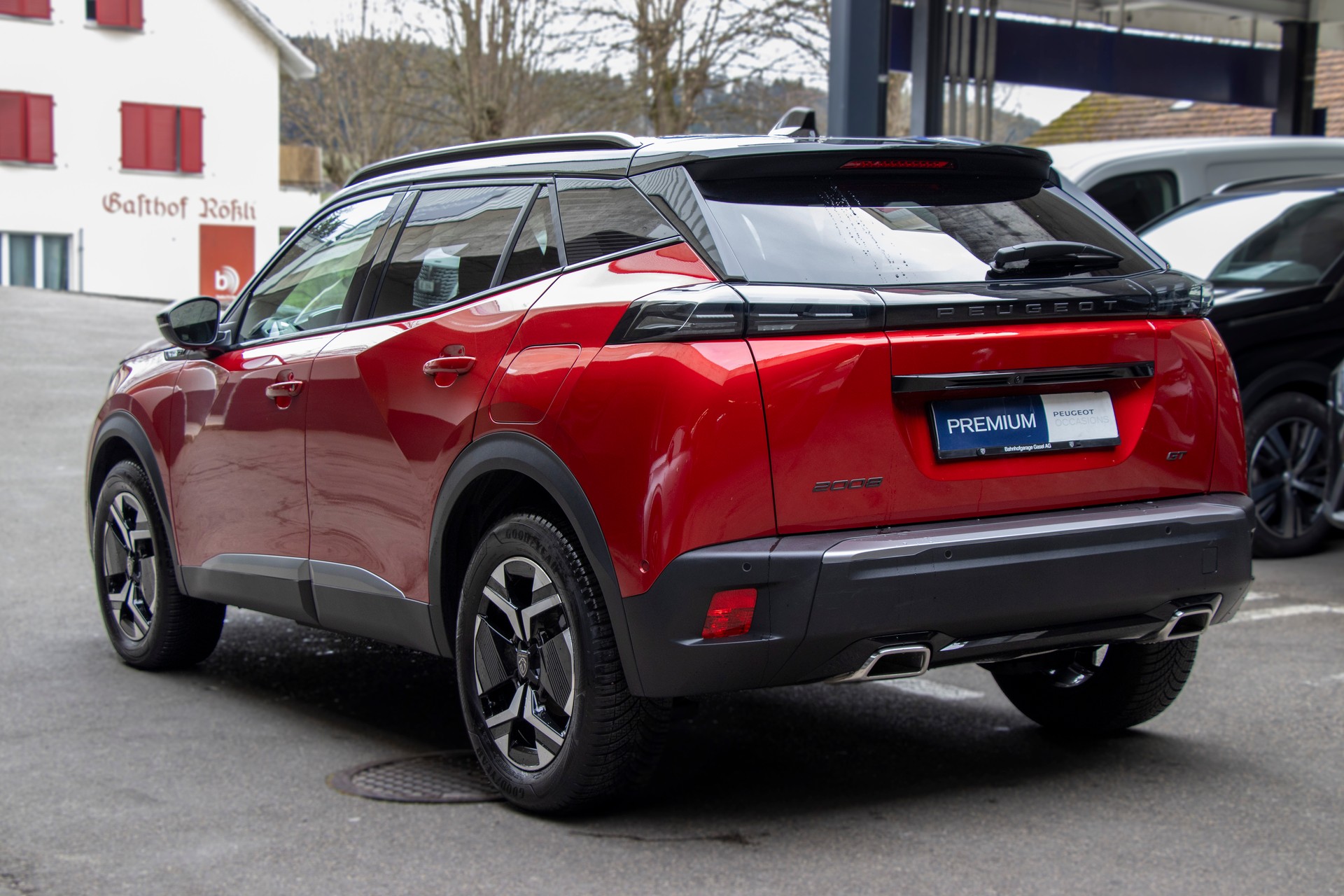 PEUGEOT 2008 1.2 PureTech GT EAT8-image-1